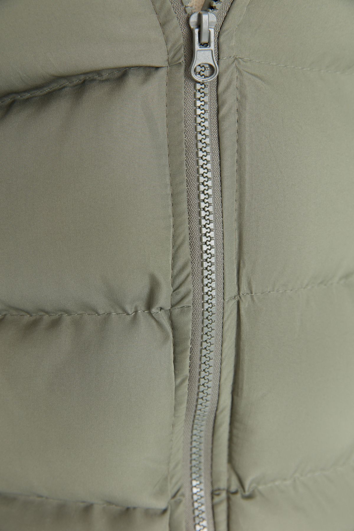Trendyol Collection-Khakifarbene, aufblasbare Winterjacke – reguläre Passform, wind- und wasserabweisend TMNAW22MO0132 6