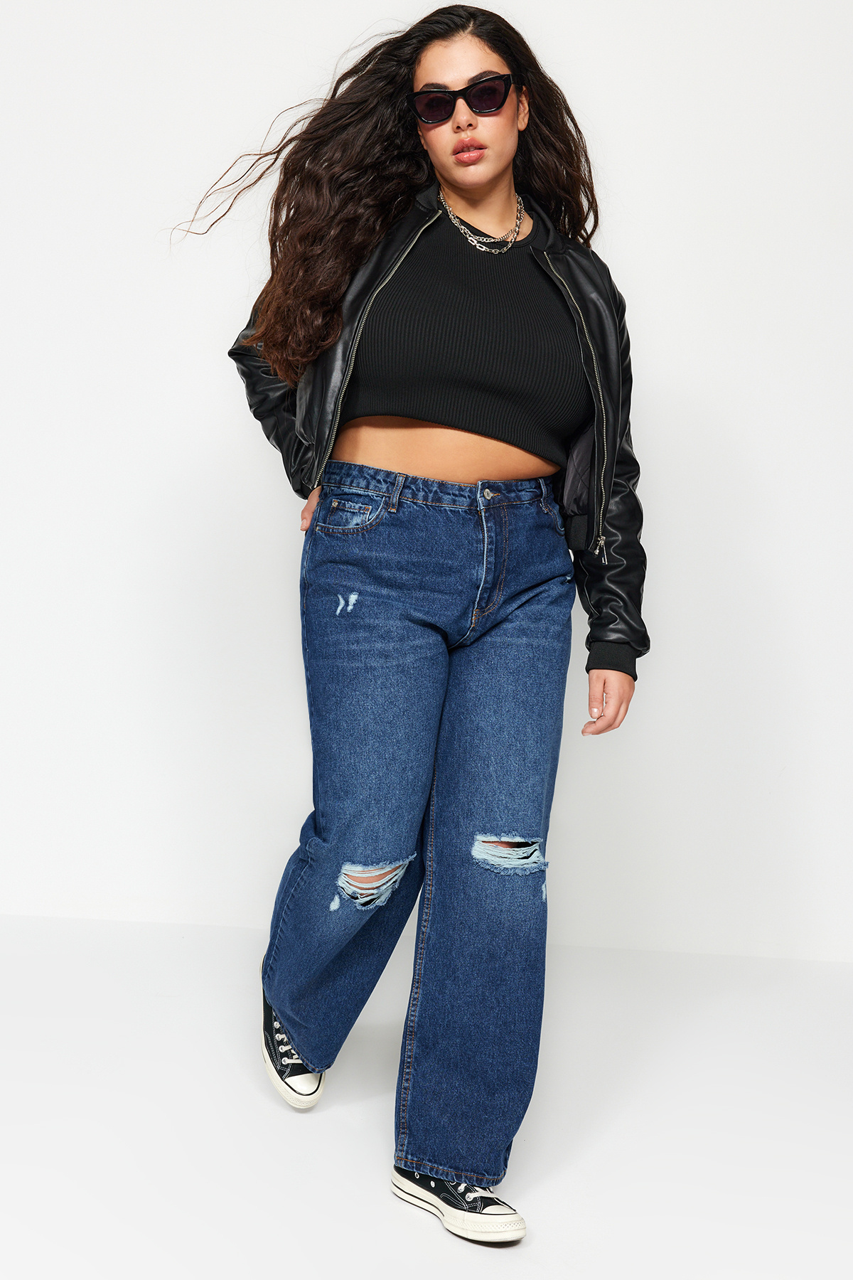 Trendyolmilla  Koyu Mavi Yüksek Bel Destroylu Geniş Paça/Wide Leg %100 Pamuk Büyük Beden Jeans TBBSS22JE00006 - Görsel 8