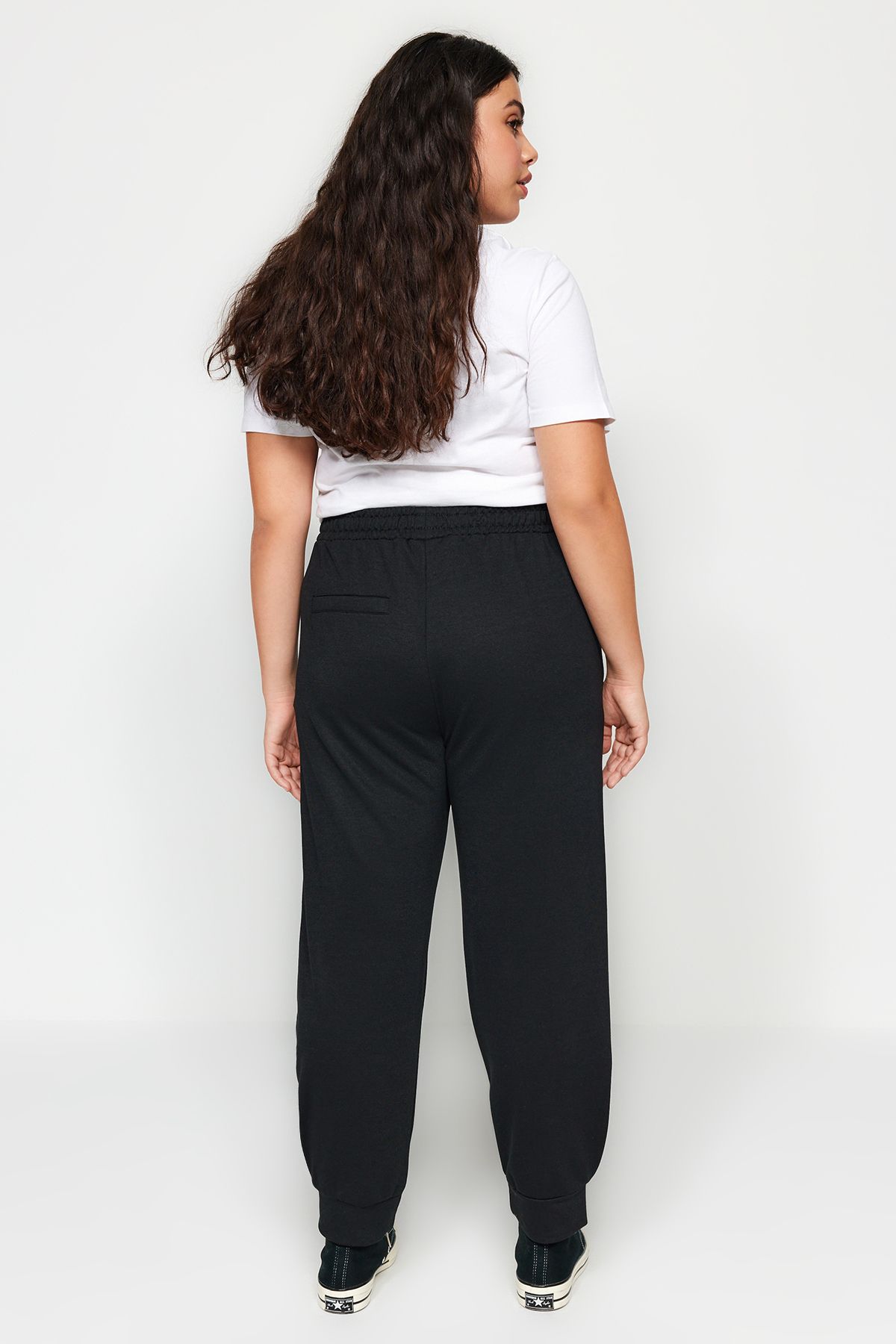 Trendyol Curve-Black Thin Jogger Knitted Sweatpants TBBAW24AJ00011 5