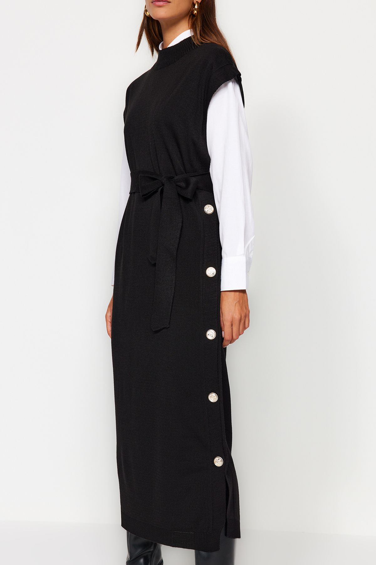 Trendyol Modest-Rochie pulover cu tricotaje detaliate cu nasturi negre TCTAW24UV00038 5