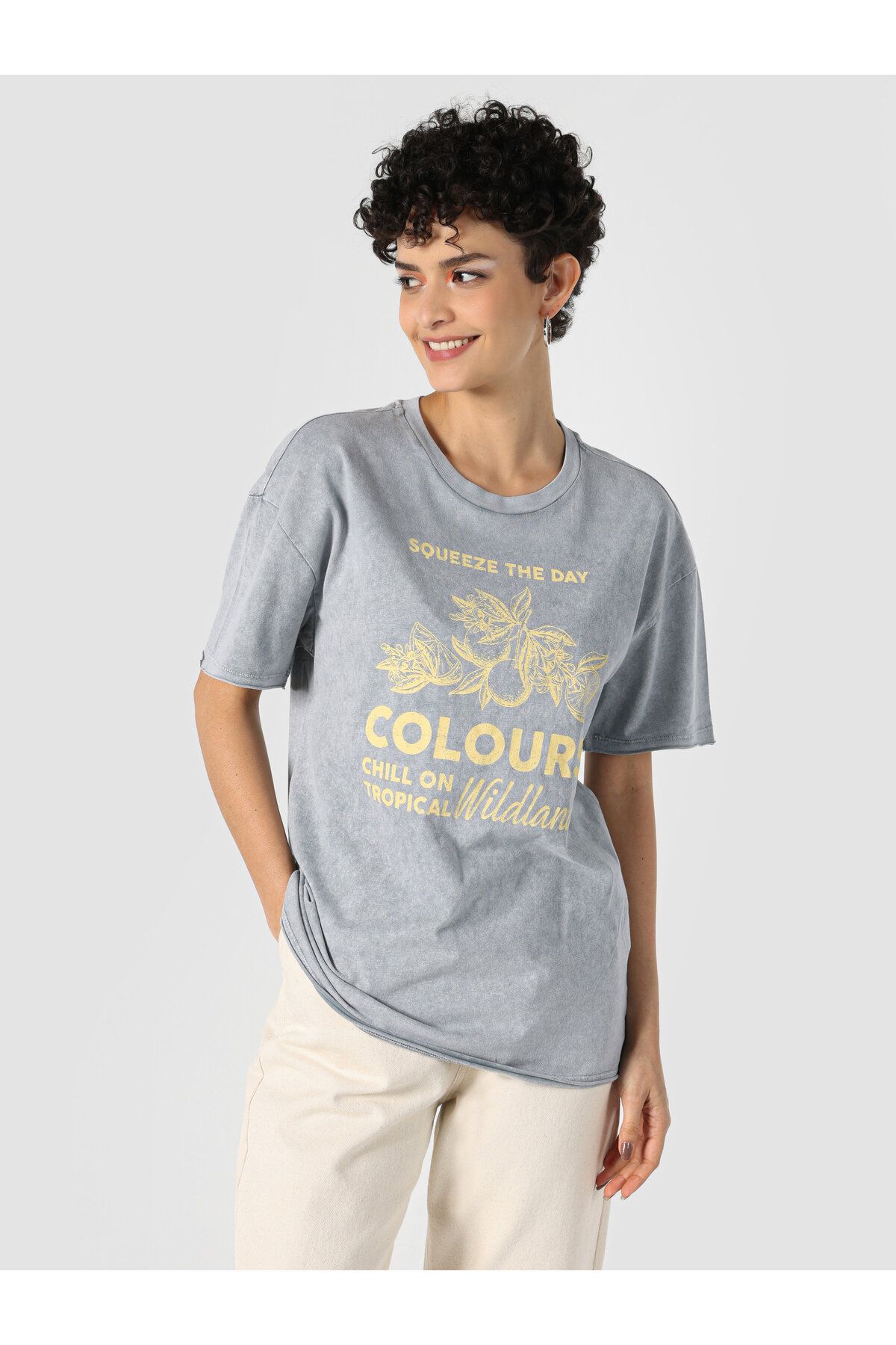 Colin’s تی شرت آستین کوتاه زنانه طوسی با یقه پرینت منظم
