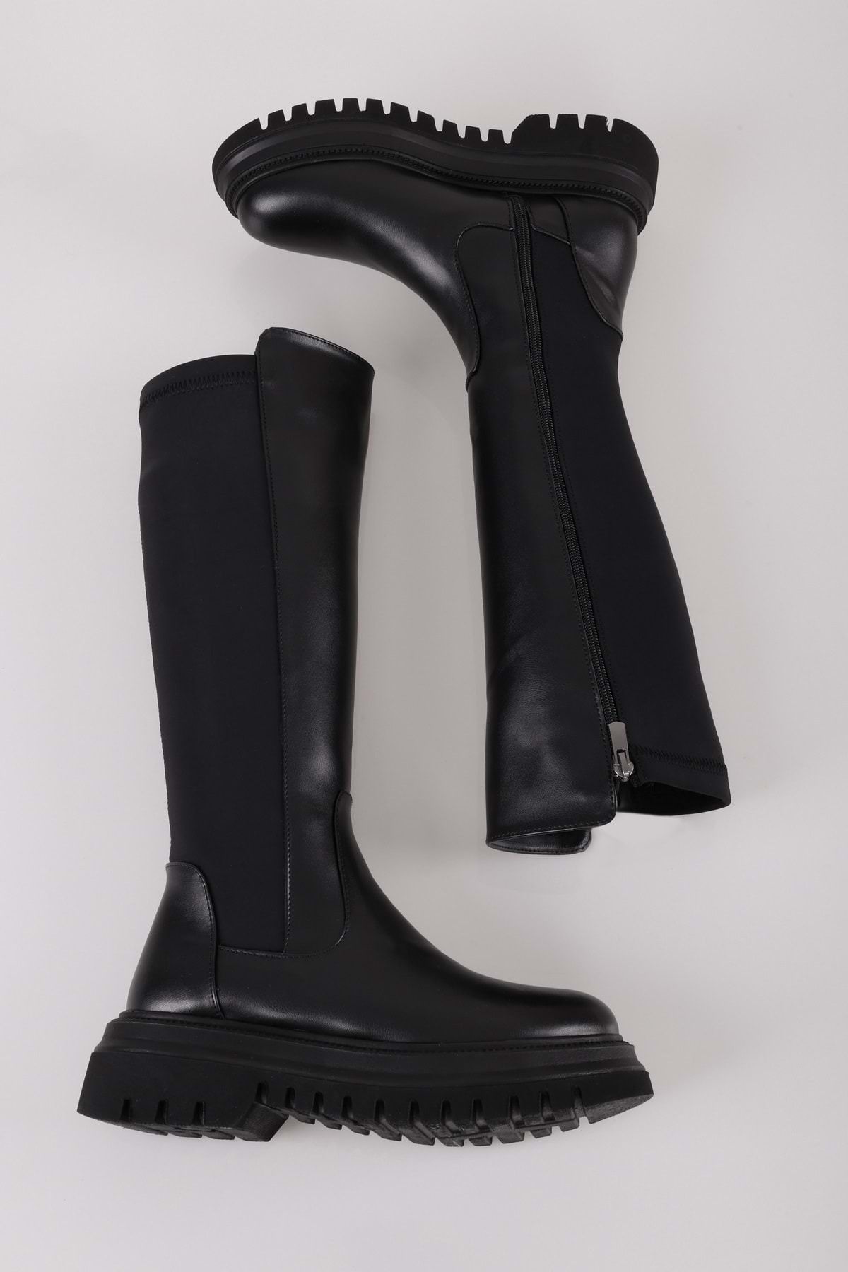 Shoeberry-Kreideschwarze Damenstiefel mit dicker Sohle 5