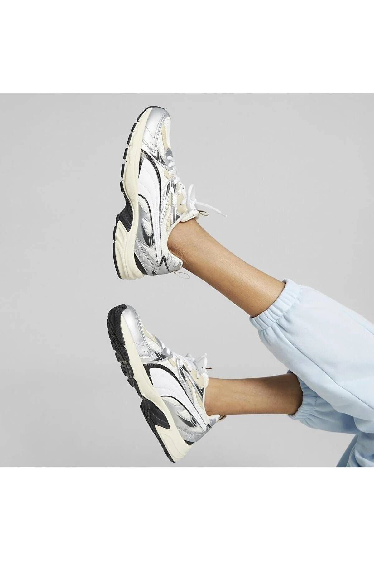 392322-04 کفش ورزشی زنانه Puma Milenio Tech گرم سفید-سفید-نقره ای Puma