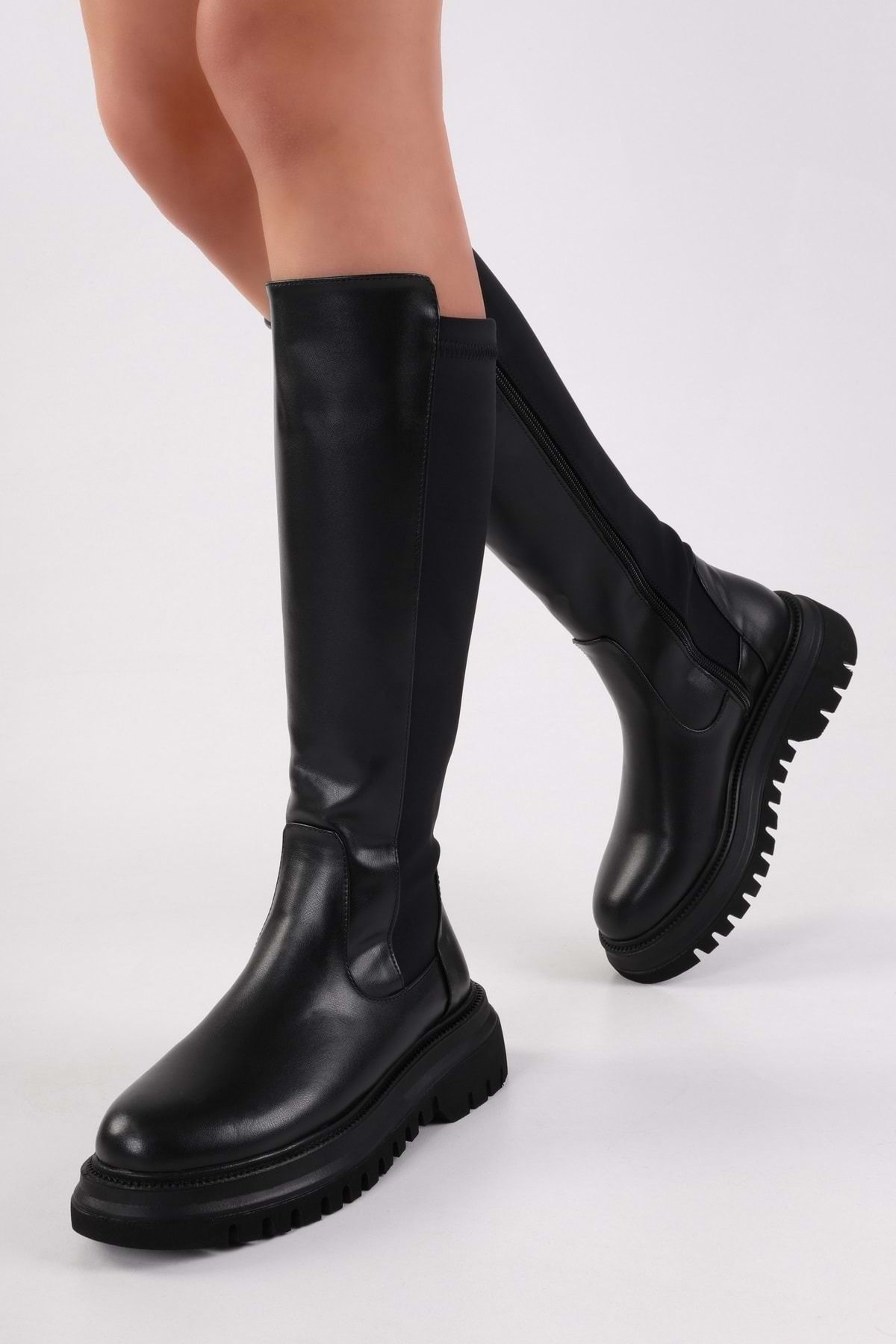 Shoeberry-Kreideschwarze Damenstiefel mit dicker Sohle 6