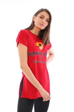 Kadın Kırmızı Baskılı Uzun Yırtmaçlı Rahat T-shirt BLKG0008