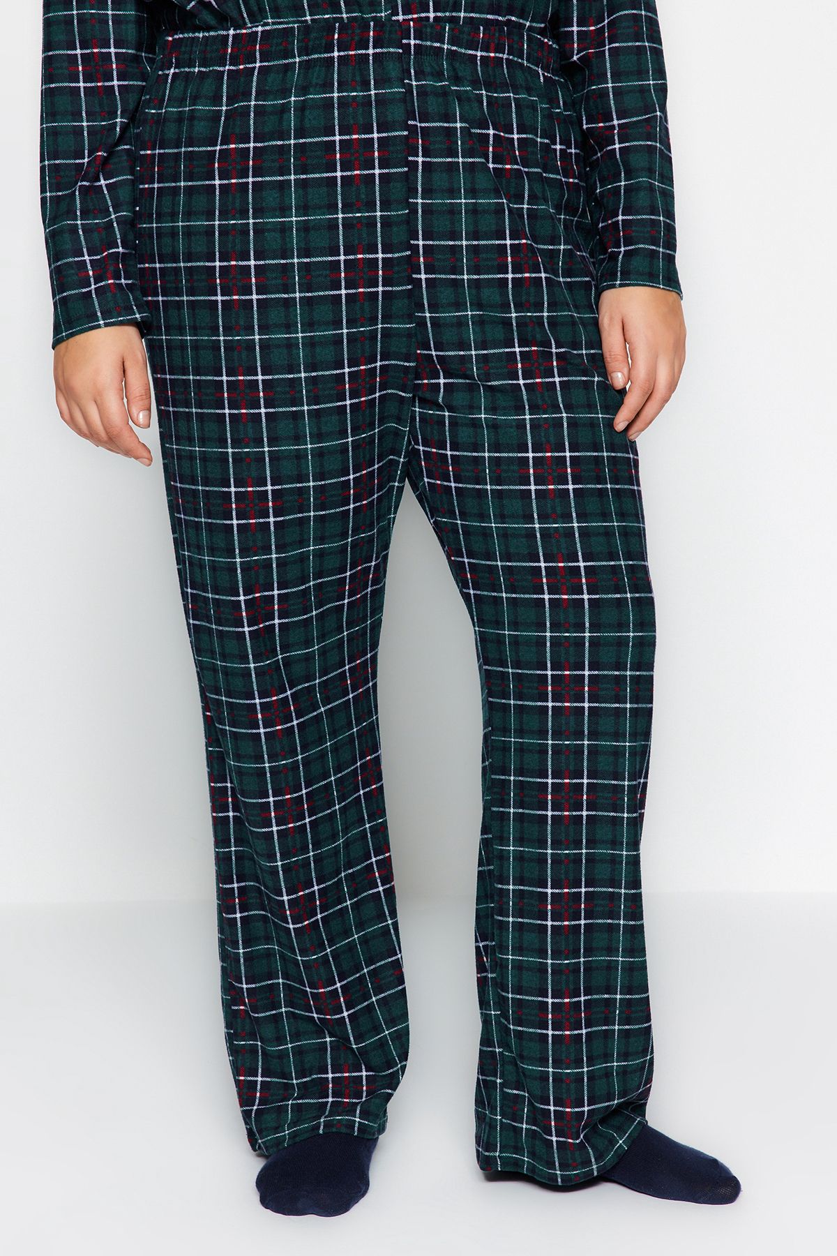 Trendyol Curve-Grünes Pyjama-Set aus Strick mit kariertem Hemdkragen - TBBAW24AI00033 5