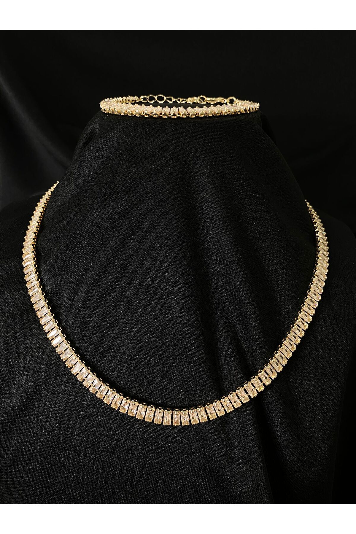 White stone outlet traditional necklace