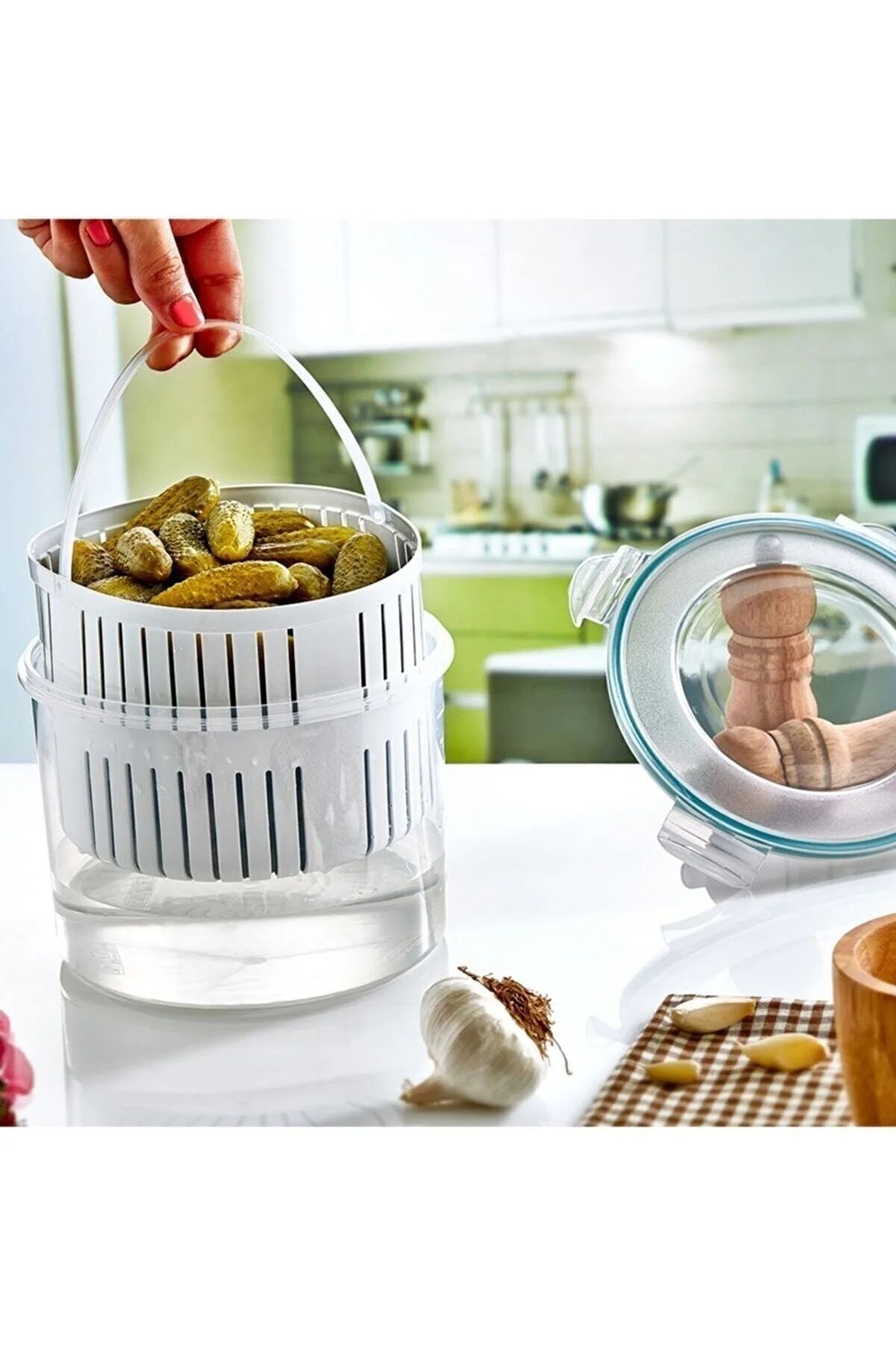Meleni Home-2.5 Lt Pickle Holder with Leak-Proof Gasket - Fresh Box Storage Container 2