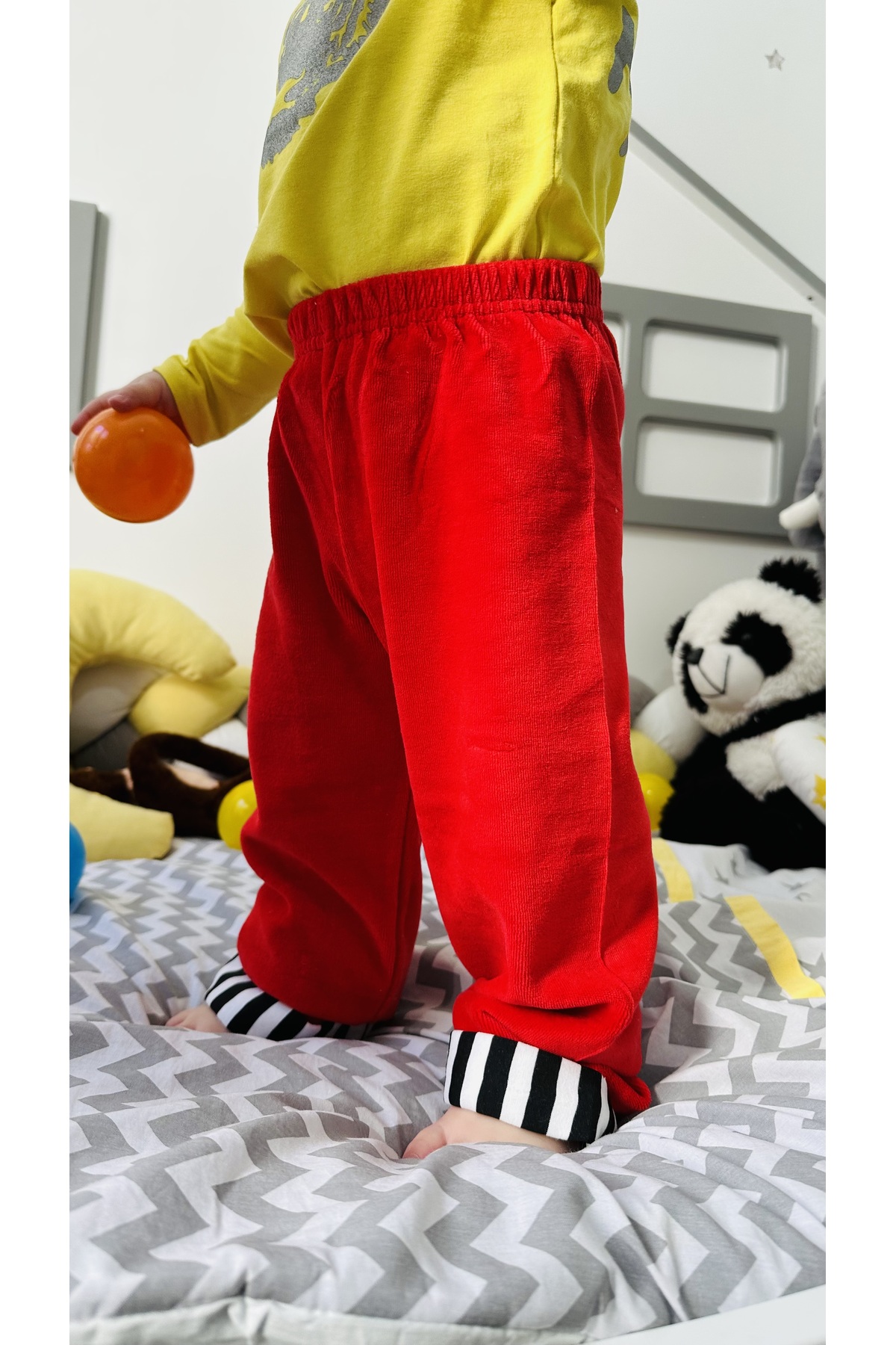 TD Collection Kadife Yılbaşı Temalı Kız Erkek Çocuk / Bebek Pantolon Kırmızı Renk Paçası Çizgili fotoğrafı 4 (önizleme)