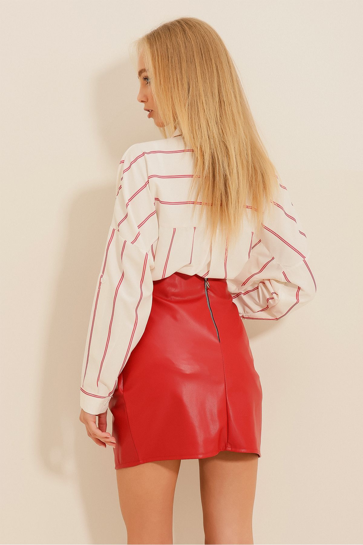 Missguided red deals mini skirt