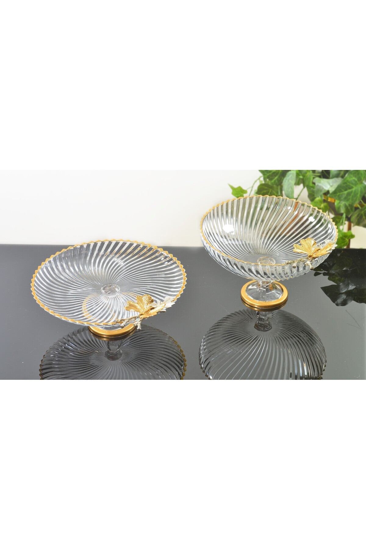 Santara-PREMIUM QUALITY GOLD GORGEOUS PRESENTATION SET WITH DOUBLE BUTTERFLIES CONSISTS OF TWO PIECES 1