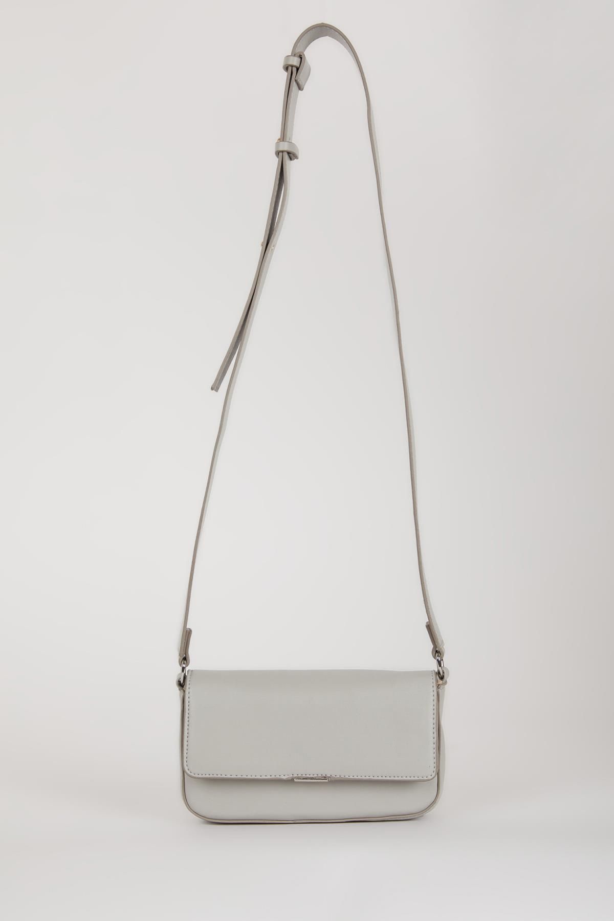 Captain leather on sale flap crossbody bag