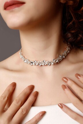 HUBANN Gümüş Kaplama Stylish Taşlı Su Yolu Choker Kolye Kristal Choker Taşlı ...