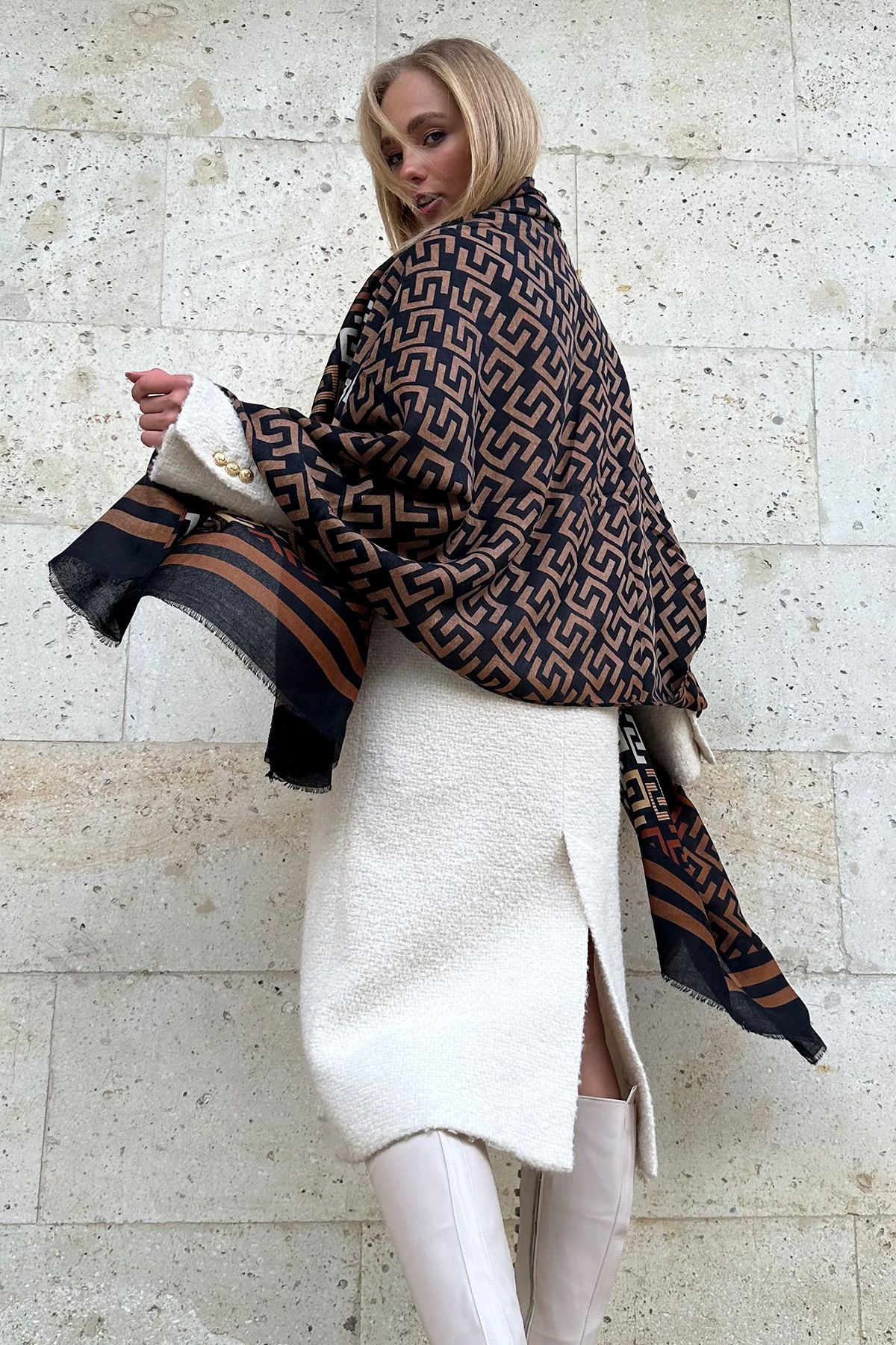 Trend Alaçatı Stili-Kaffeeschwarzer Schal mit Quastendetail und Muster für Damen ALC-X11281 3