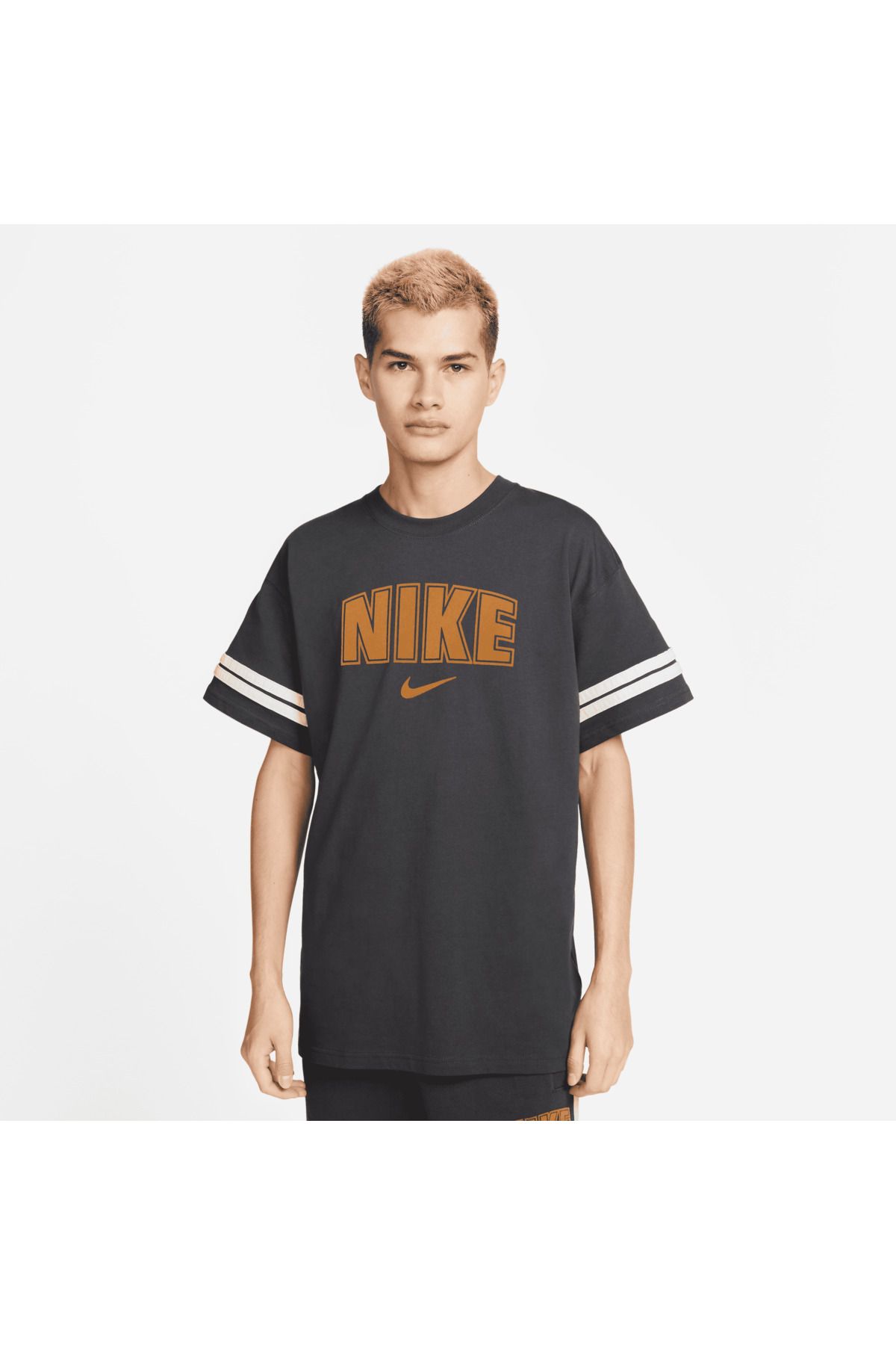 Black and gray nike shirt on sale