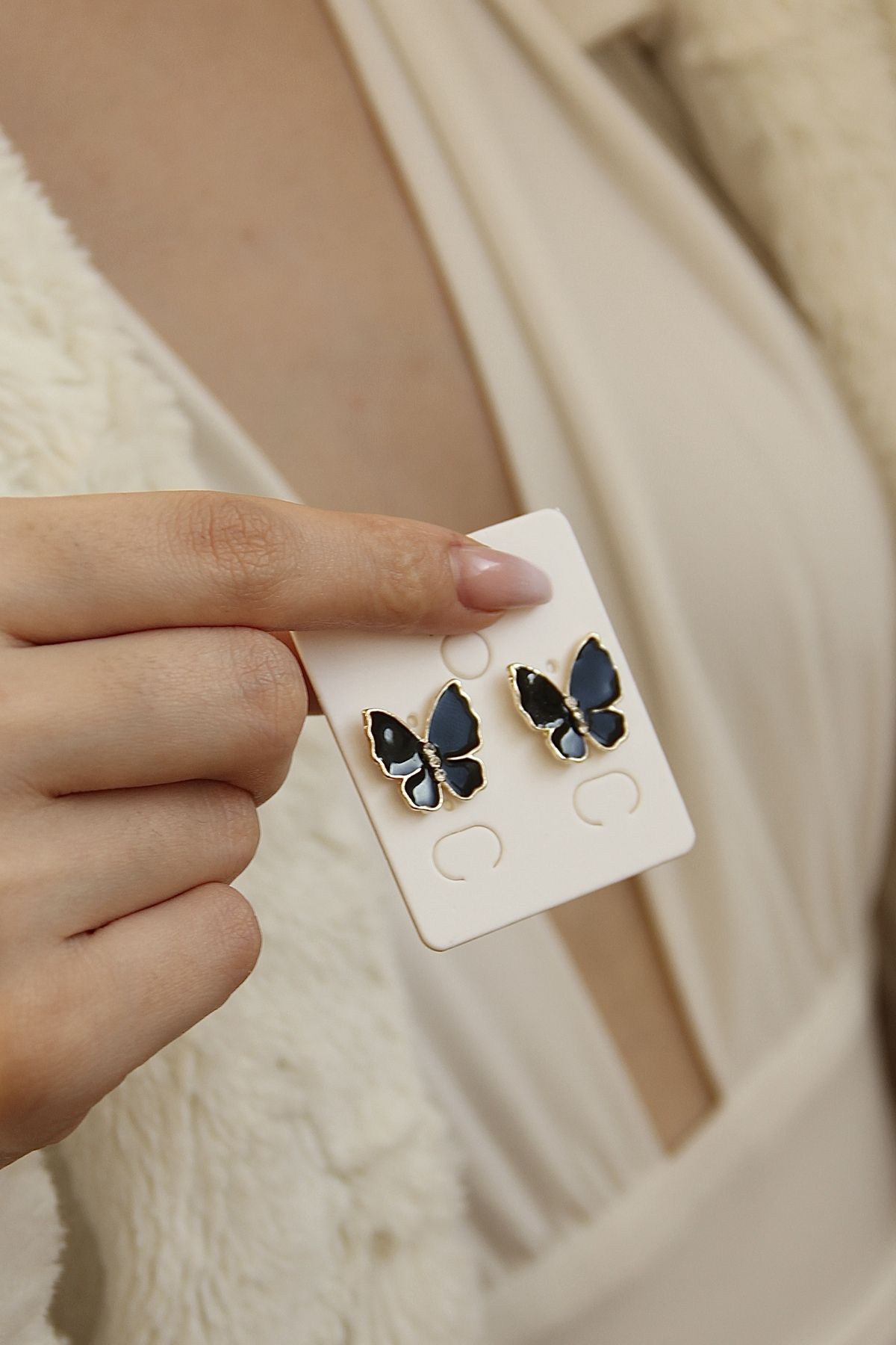 Black store shiny earrings