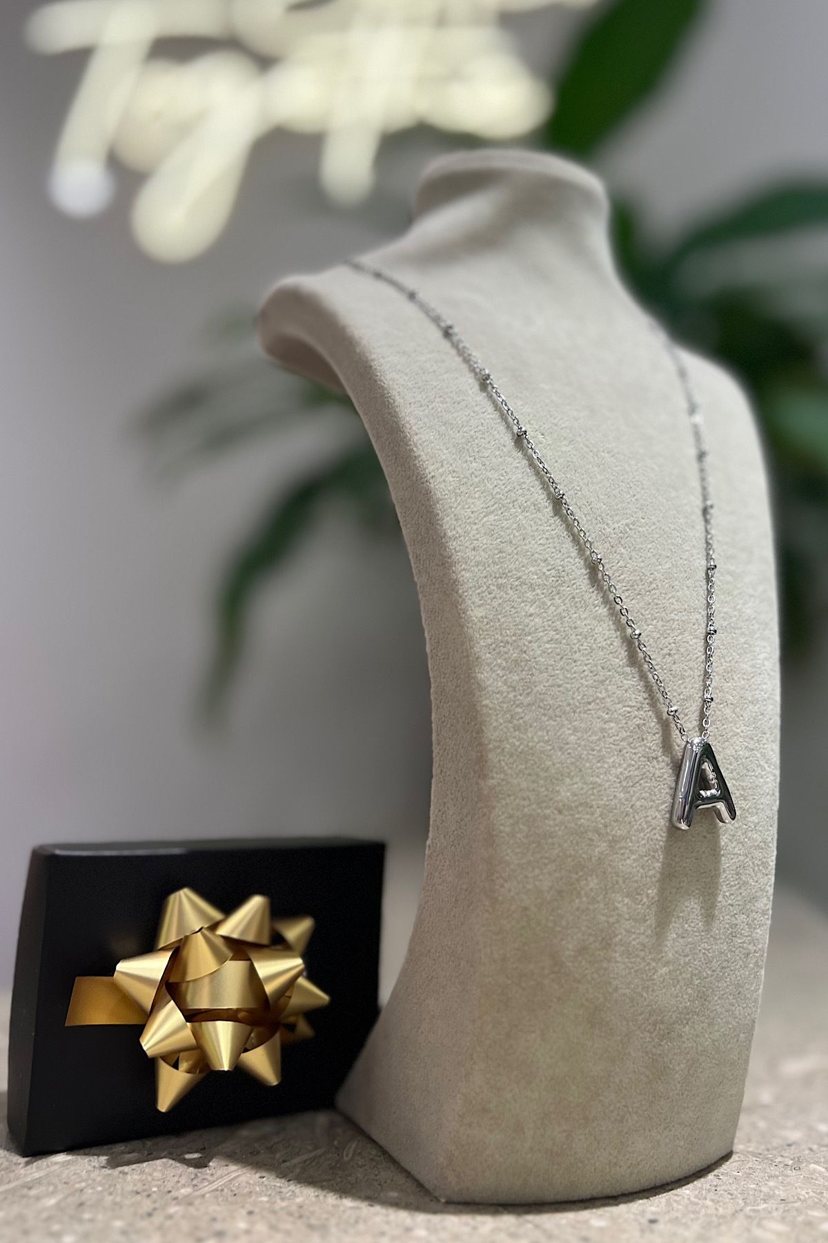 A 2025 letter chain