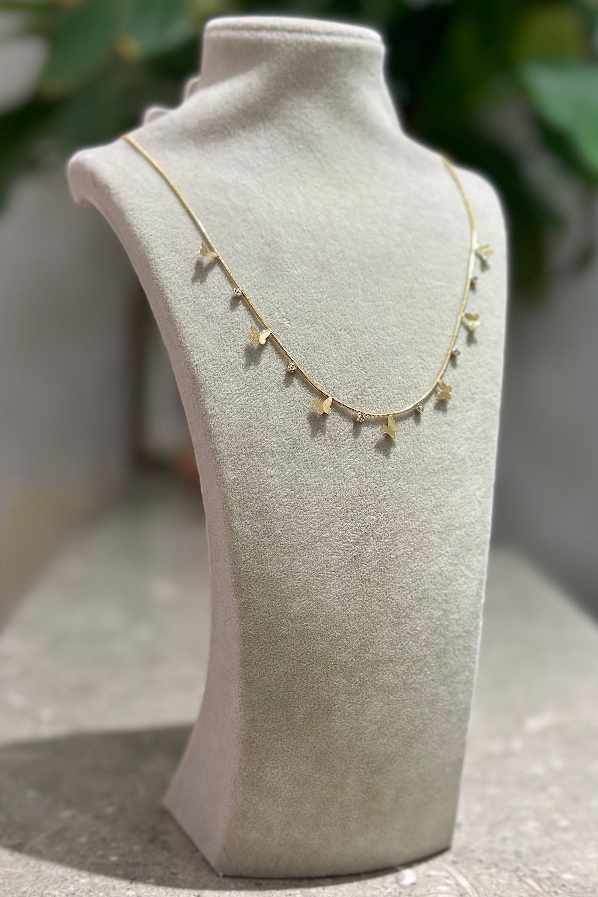 Stone hotsell chain necklace