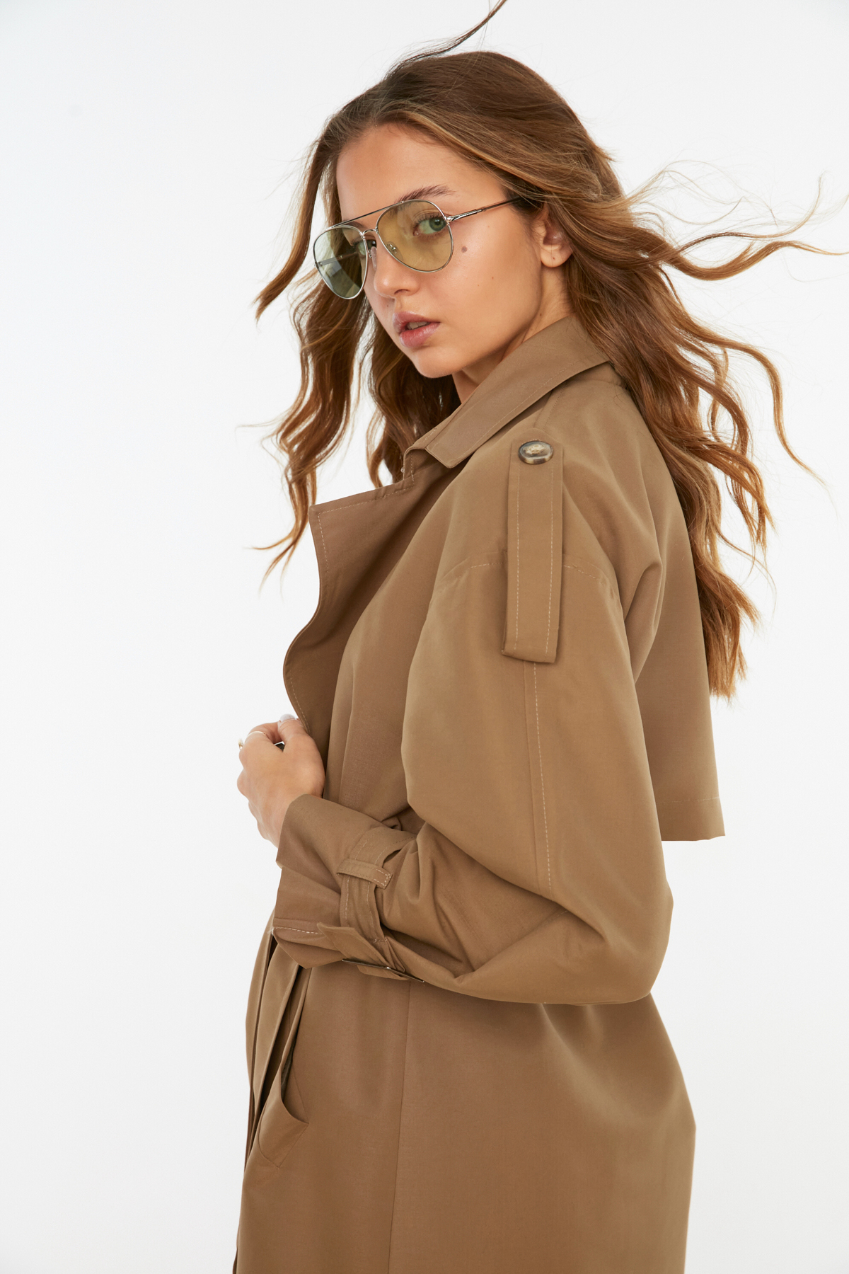 Trendyol Collection Wodoodporny długi płaszcz z norek z paskiem i wiatrówką Twoss21Tr0005