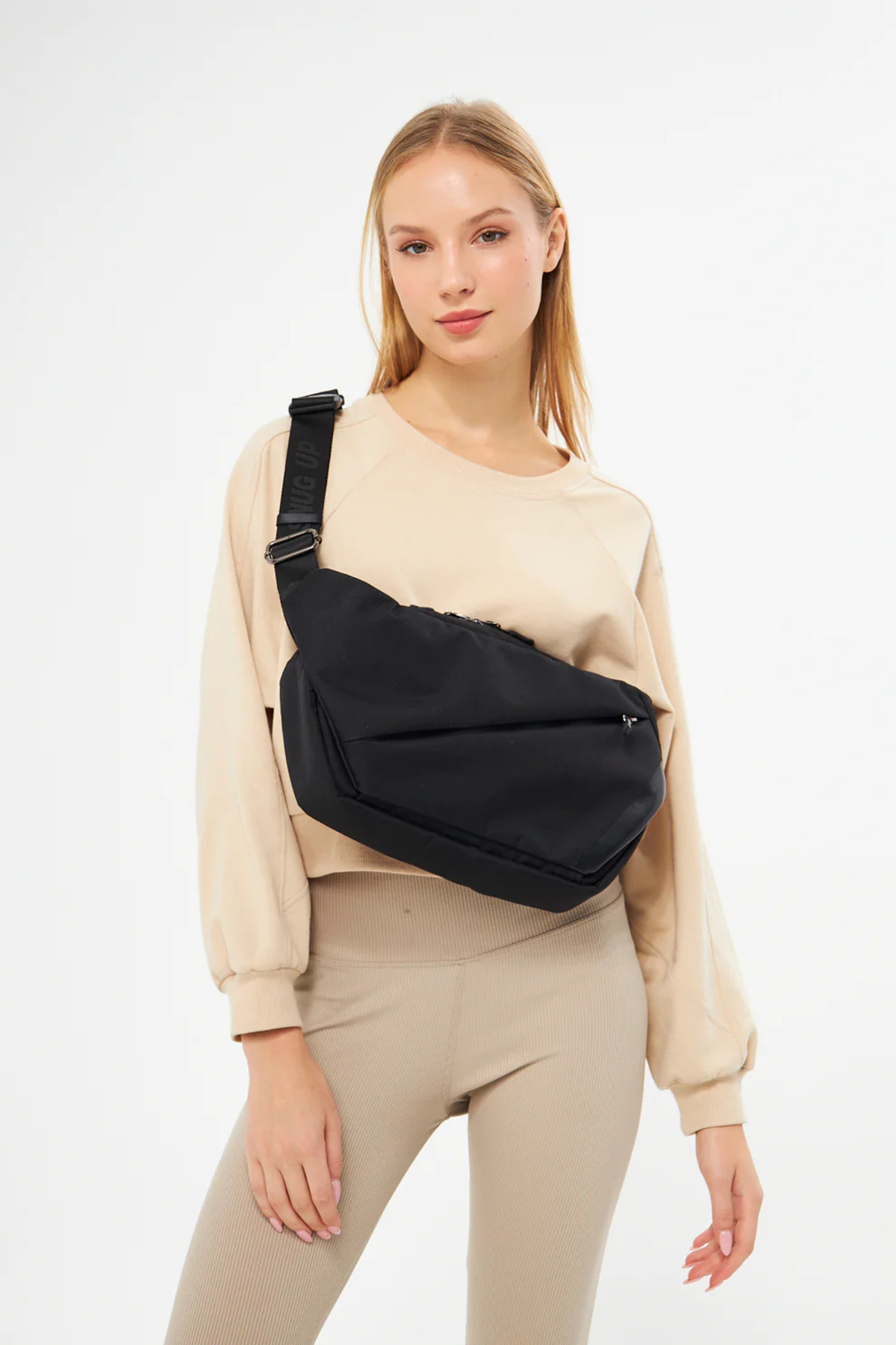 Snug Up Sweeping Crossbody V2 Çapraz ve Omuz Çantası görsel 6