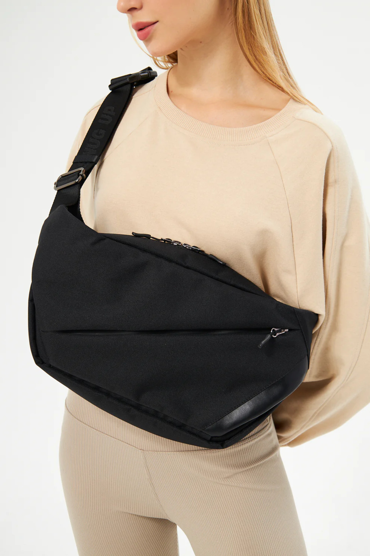 Snug Up Sweeping Crossbody V2 Çapraz ve Omuz Çantası görsel 7
