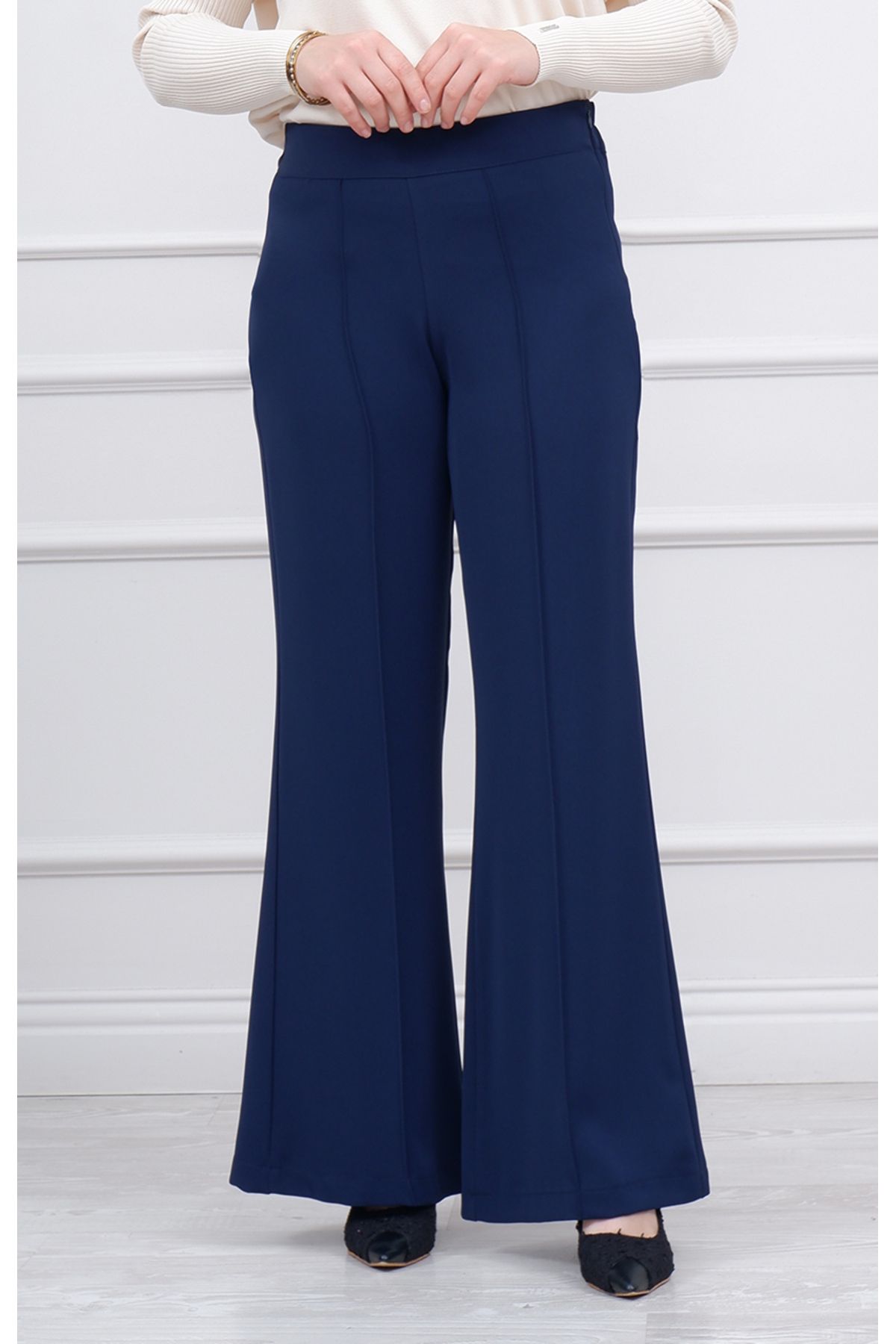 complete the look image