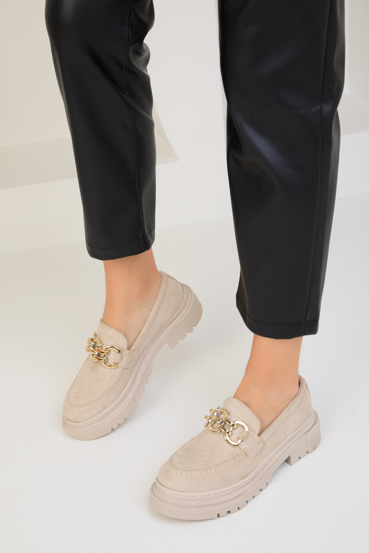 complete the look image