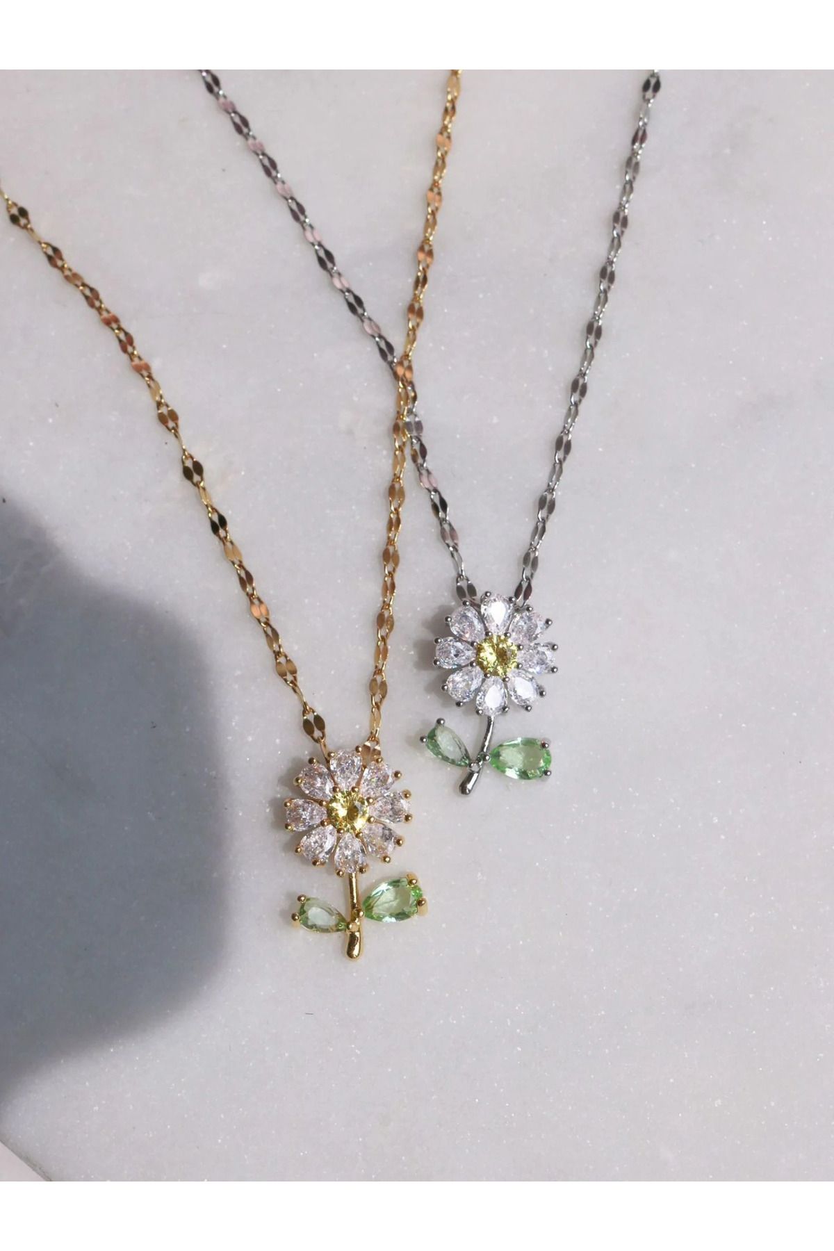 Daisy diamond necklace shop