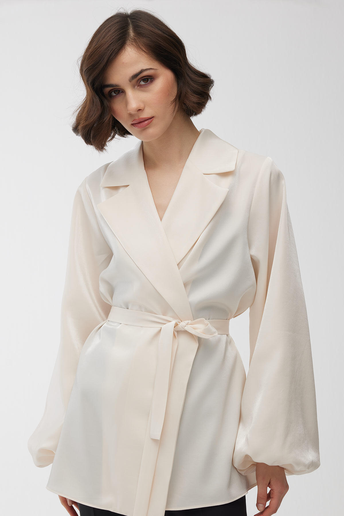 Manuka-Satin Double Breasted Wide Collar Kimono Pearl 3