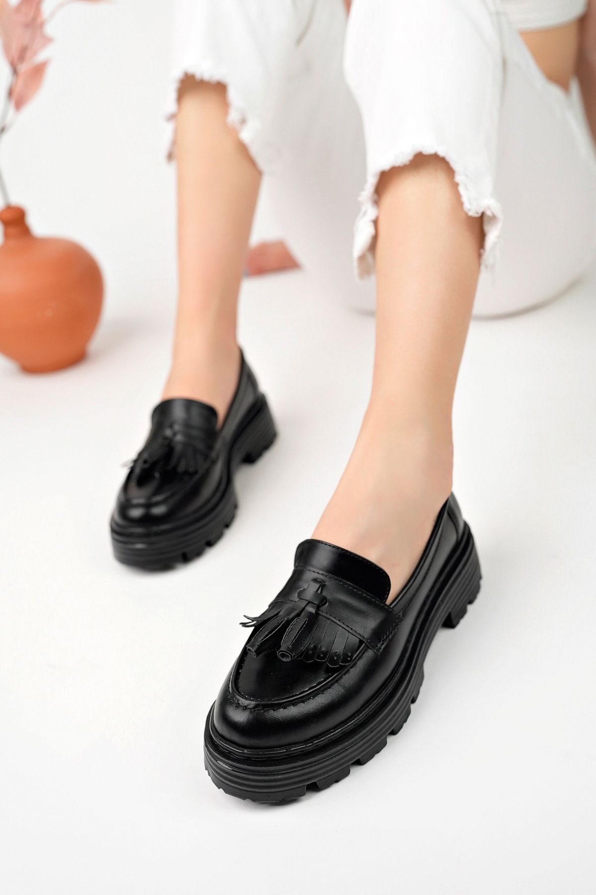 Tassel store college loafer