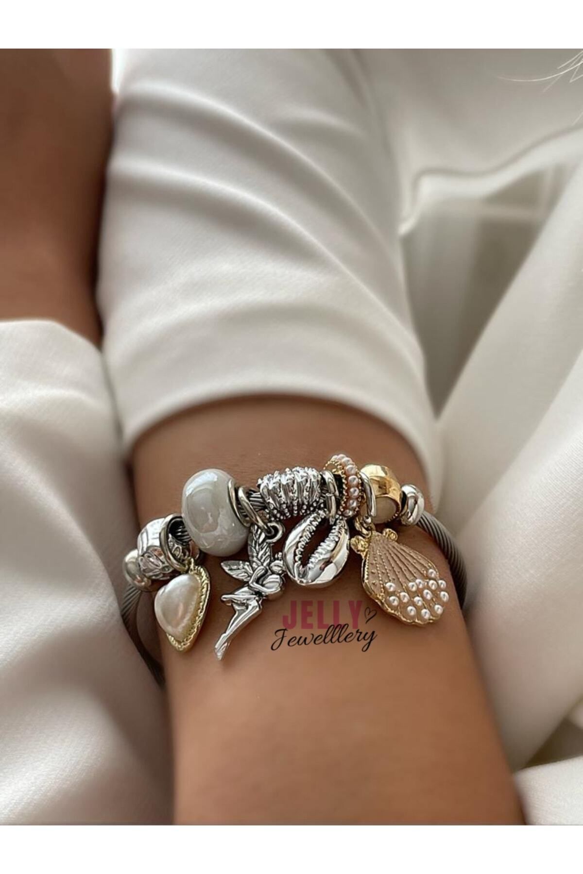 Pin by Ionica Corbet on Pandora bracelet ideas and rings stacking | Pandora  bracelet charms ideas, Pandora bracelet designs, Pandora jewelry charms
