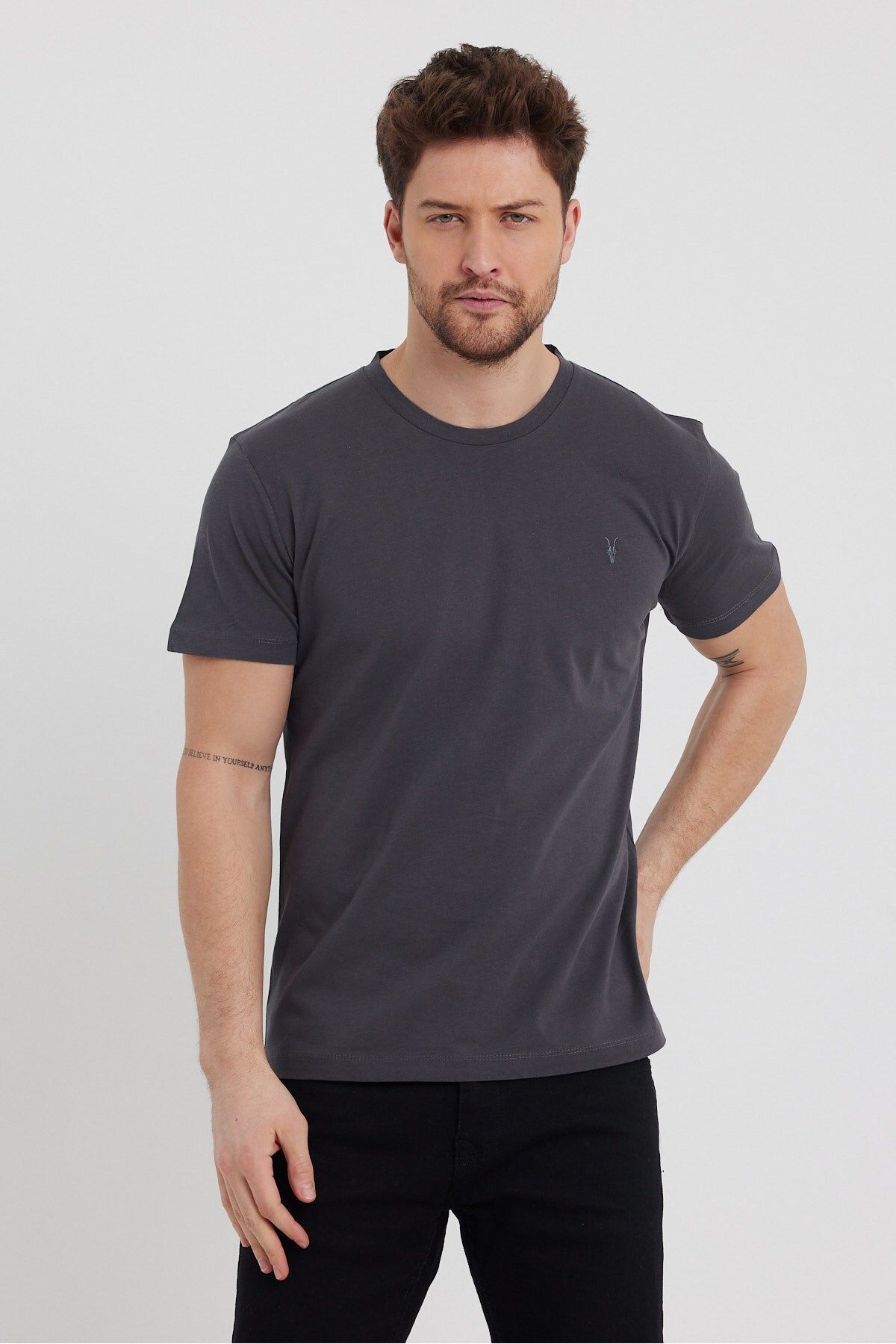 Dark grey discount t shirt mens