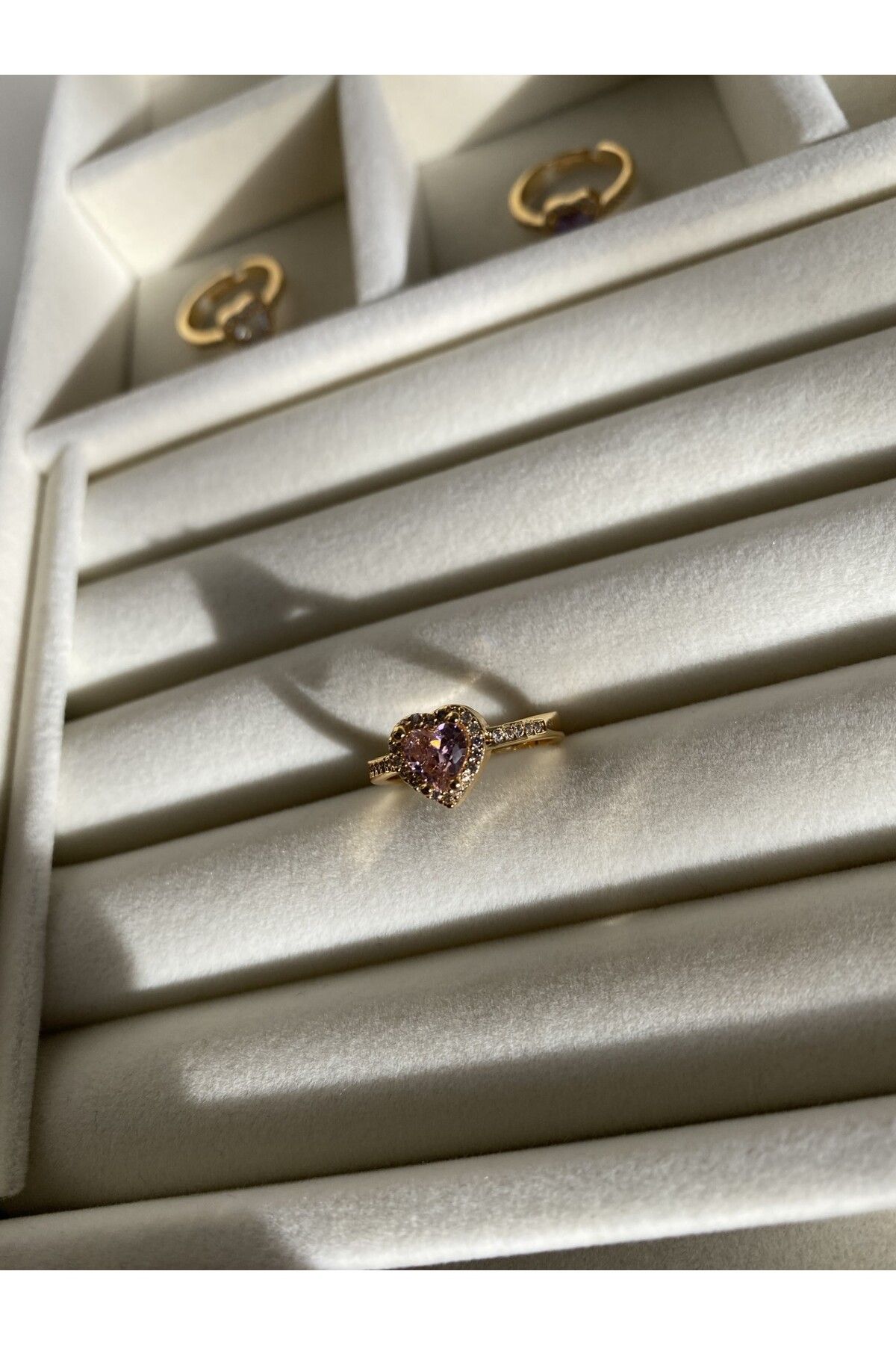 Pink sparkling crown hot sale solitaire ring pandora