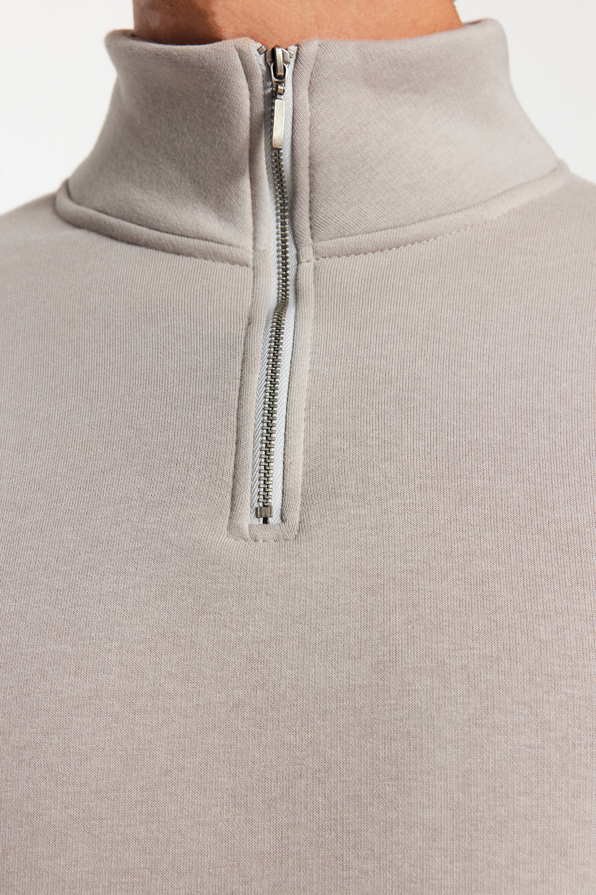 Trendyol Collection-Сірий світшот RegularNormal Fit комір-стійка на блискавці Бавовняний світшот з основним флісом TMNAW24SW00041 5