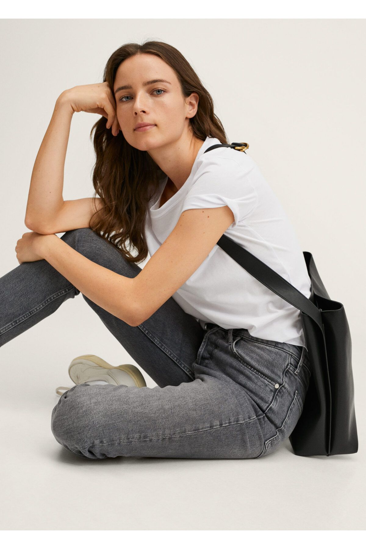 Kısa Paçalı Orta Bel Yükseklikli Slim Fit Jean