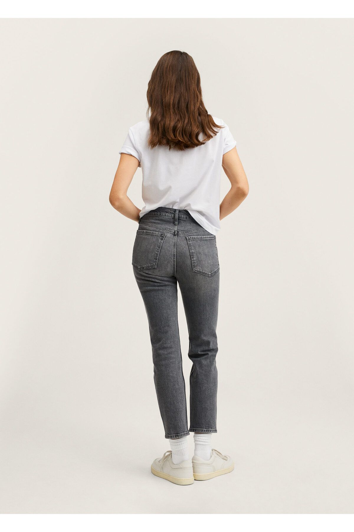 Kısa Paçalı Orta Bel Yükseklikli Slim Fit Jean