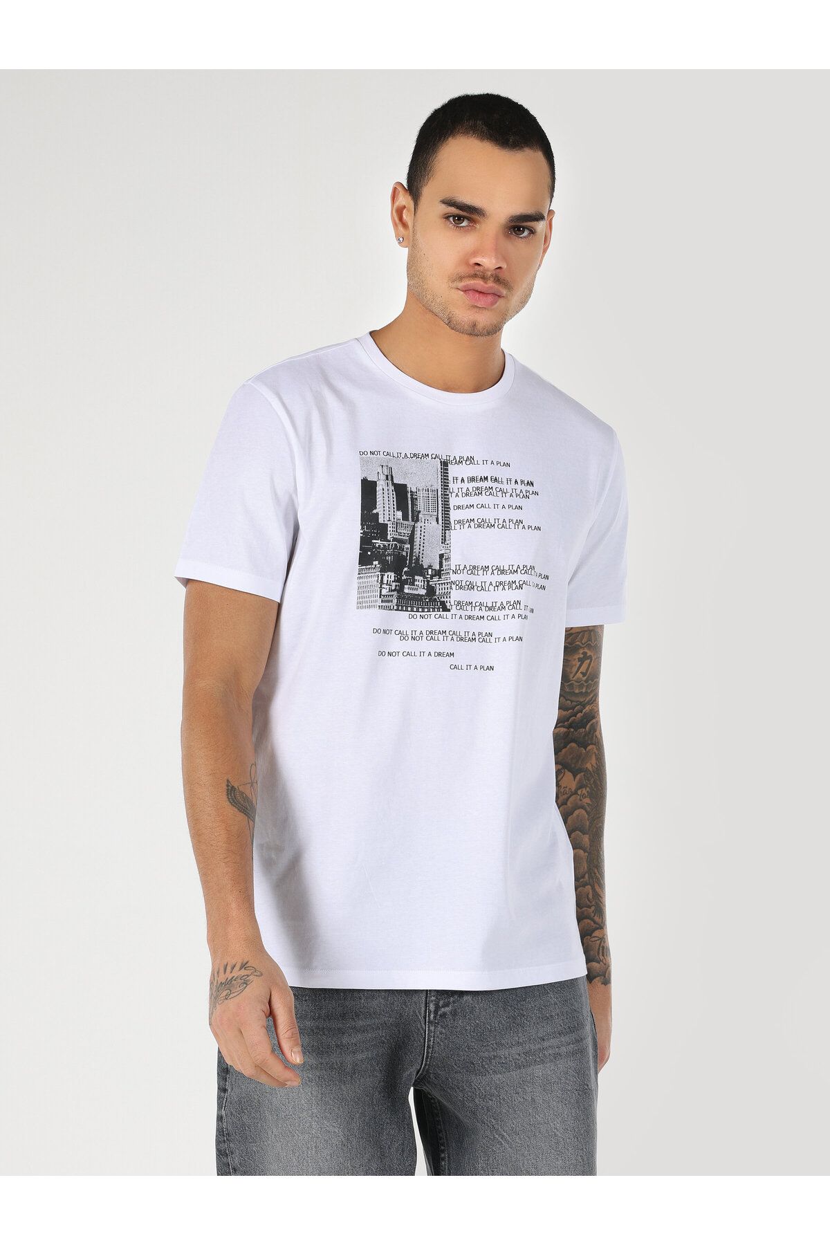 Colin’s یقه دوچرخه مناسب به طور منظم چاپ شده مردان سفید پوست آستین کوتاه t shirt