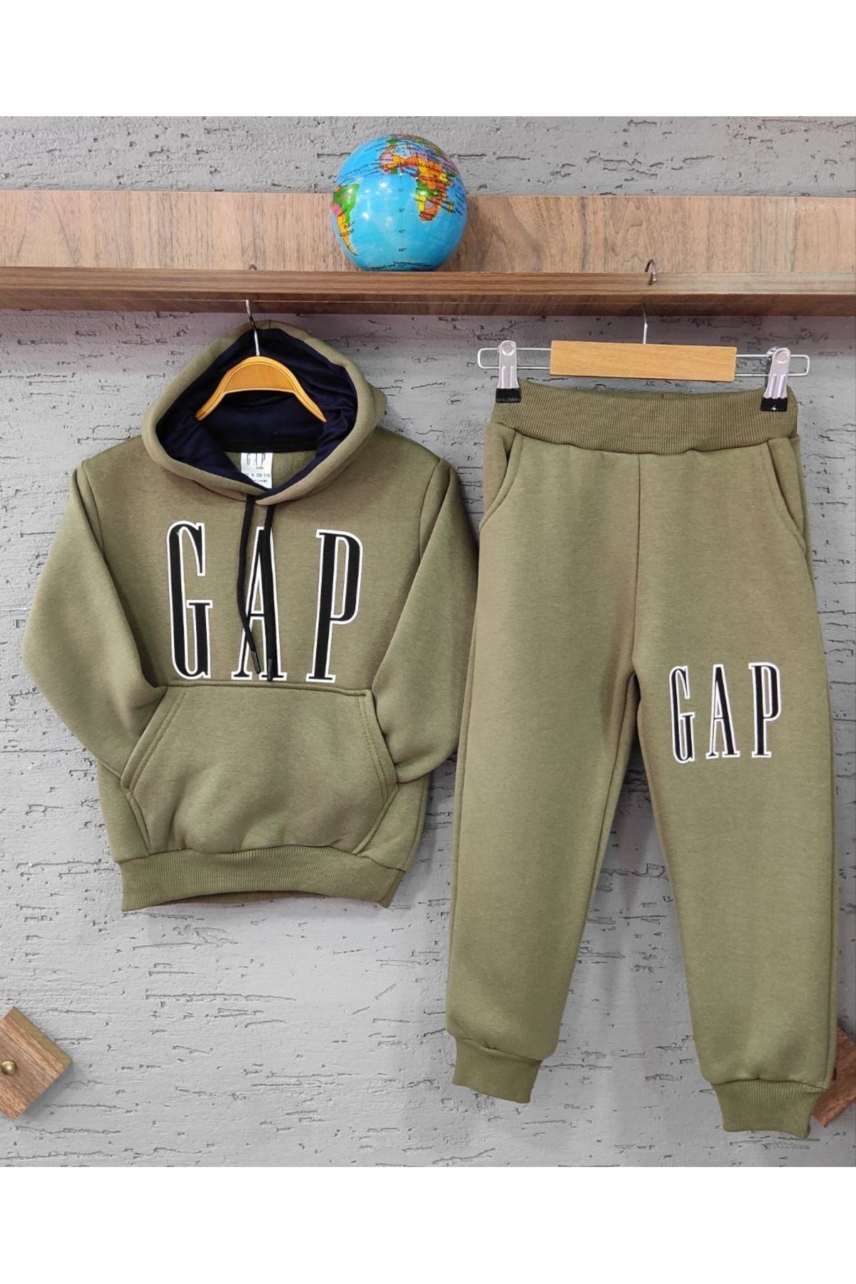 Winter tracksuit for kids 2025