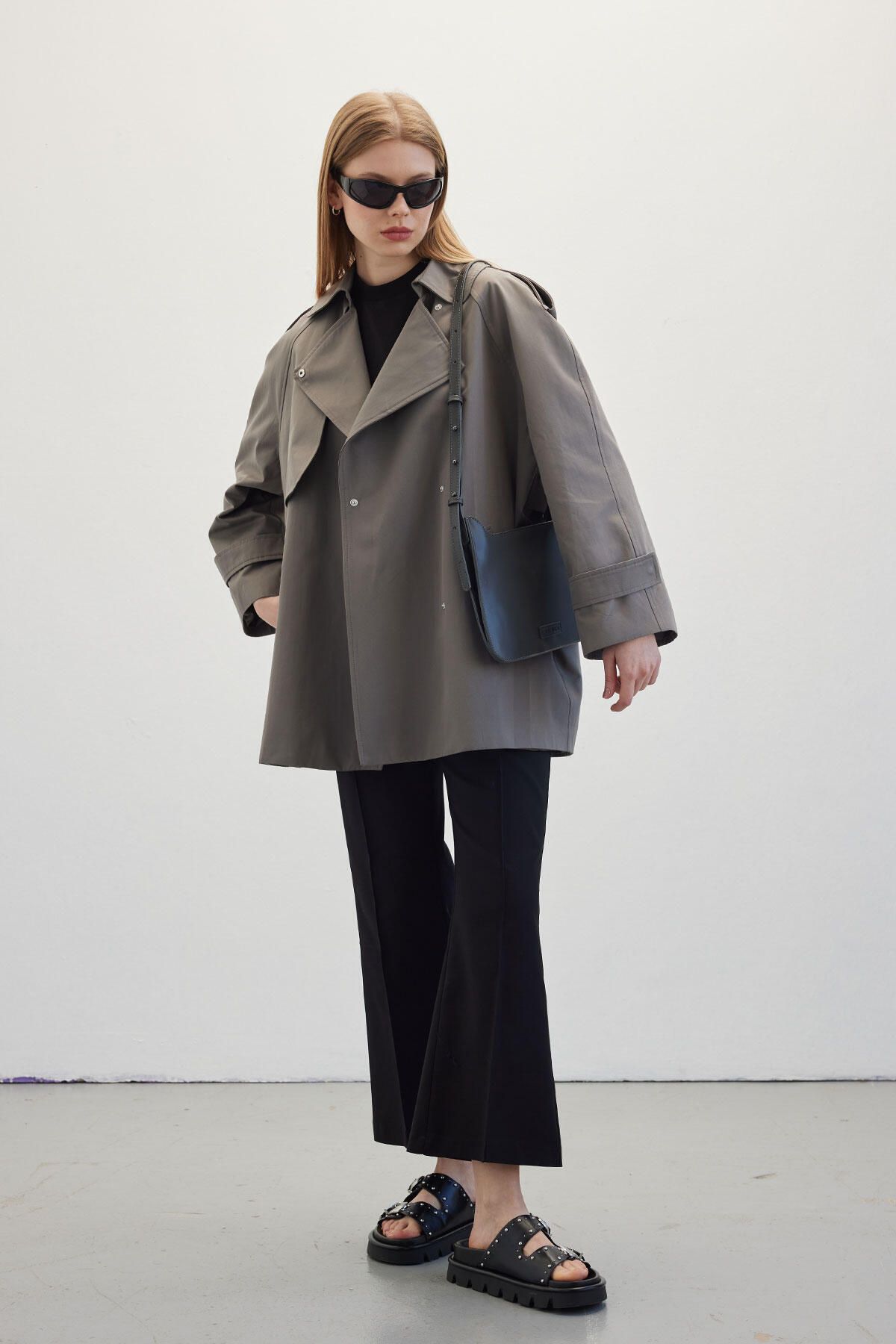 Manuka-Trench scurt oversize gri 3