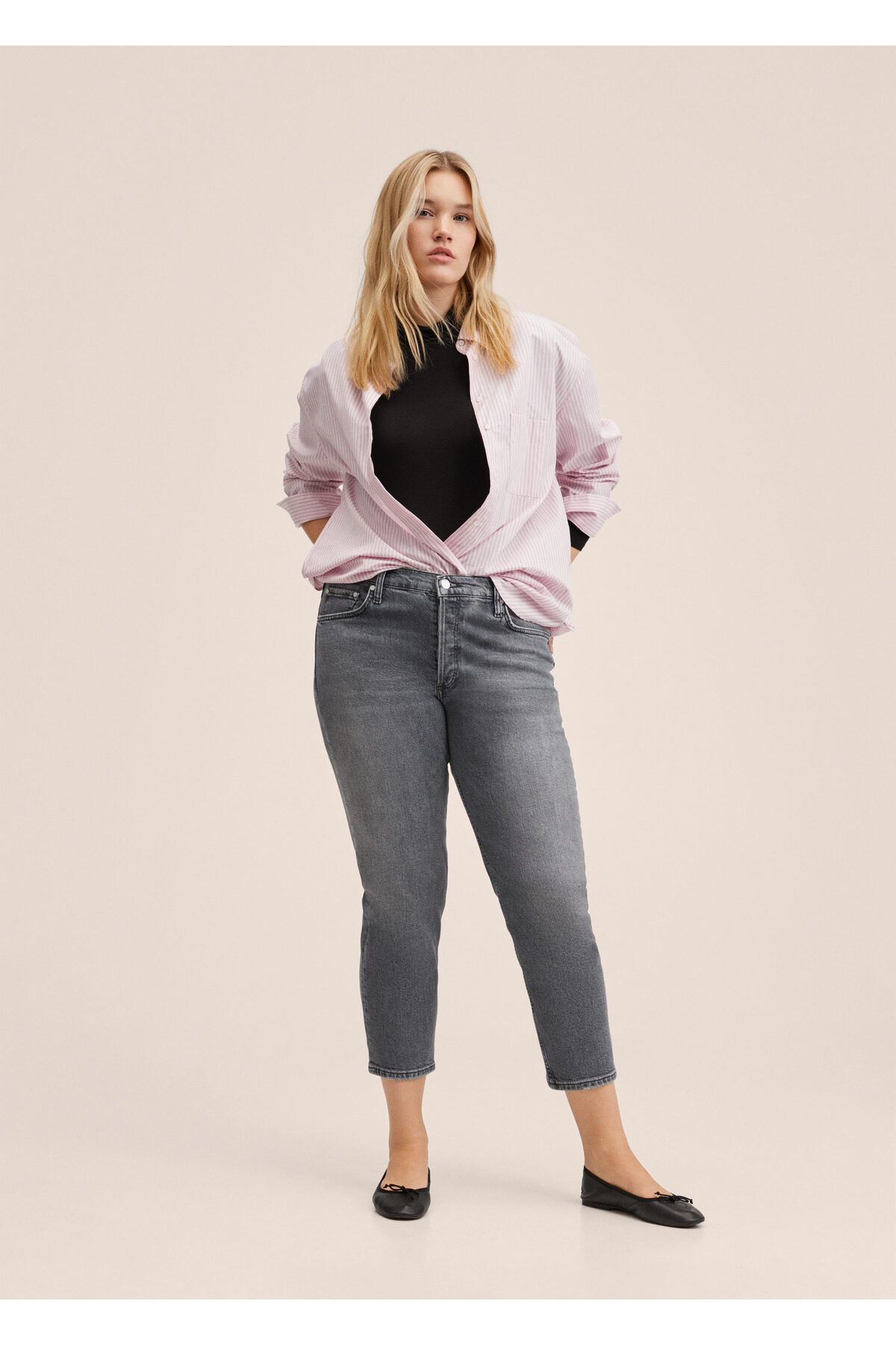 Kısa Paçalı Orta Bel Yükseklikli Slim Fit Jean