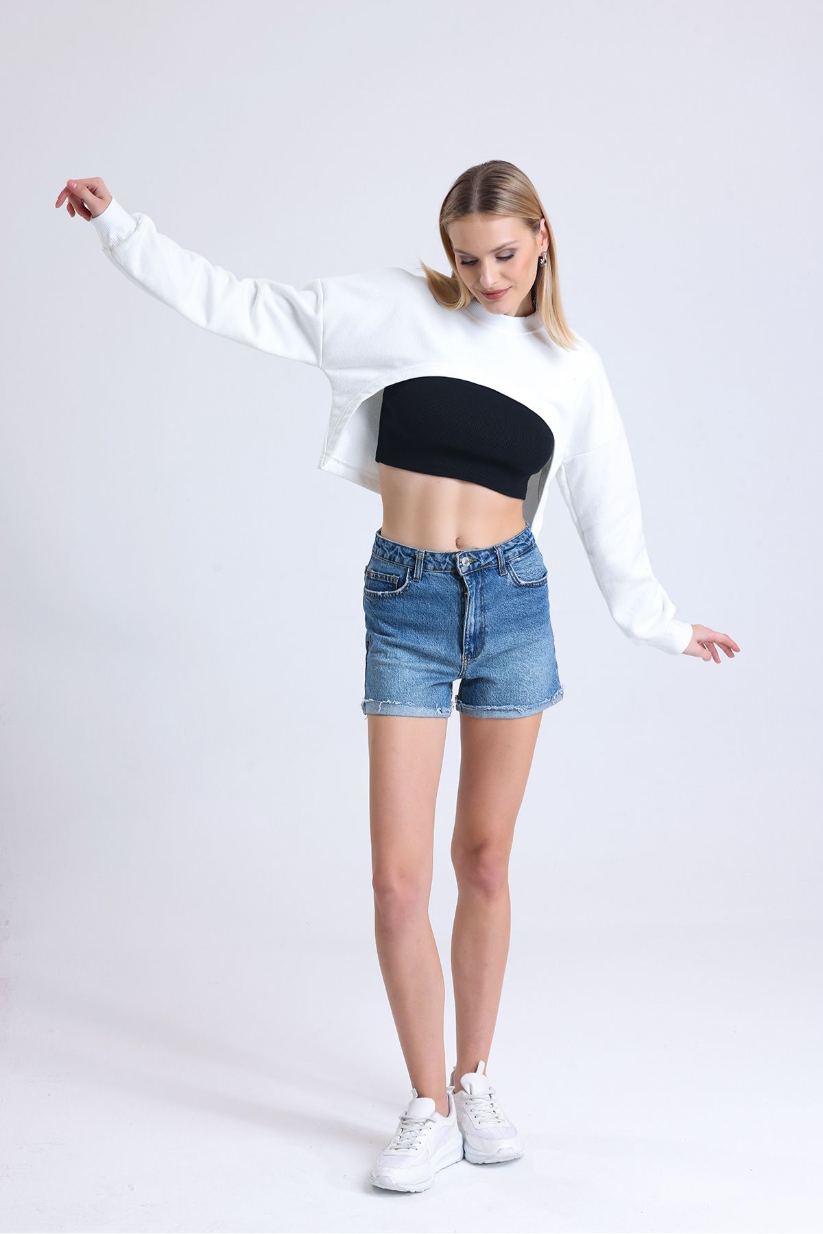 MuuBs Gumi On K sa 3 plik S f r Yaka Super Crop Sweatshirt Fiyat Yorumlar Trendyol
