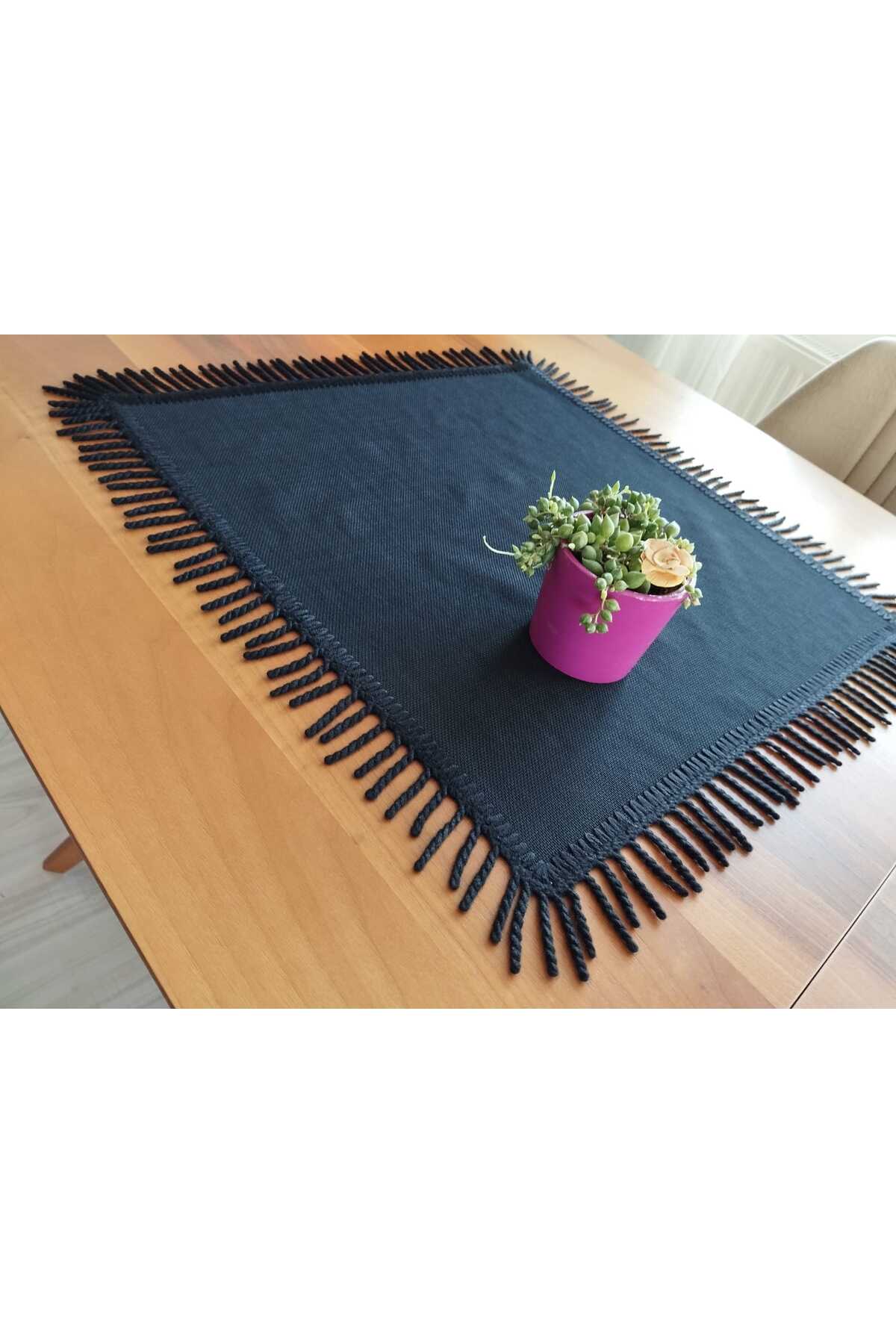 Siyah Kırışmaz Keten Linen Kumaşından püsküllü Masa Örtüsü Sehpa Örütüsü Runner