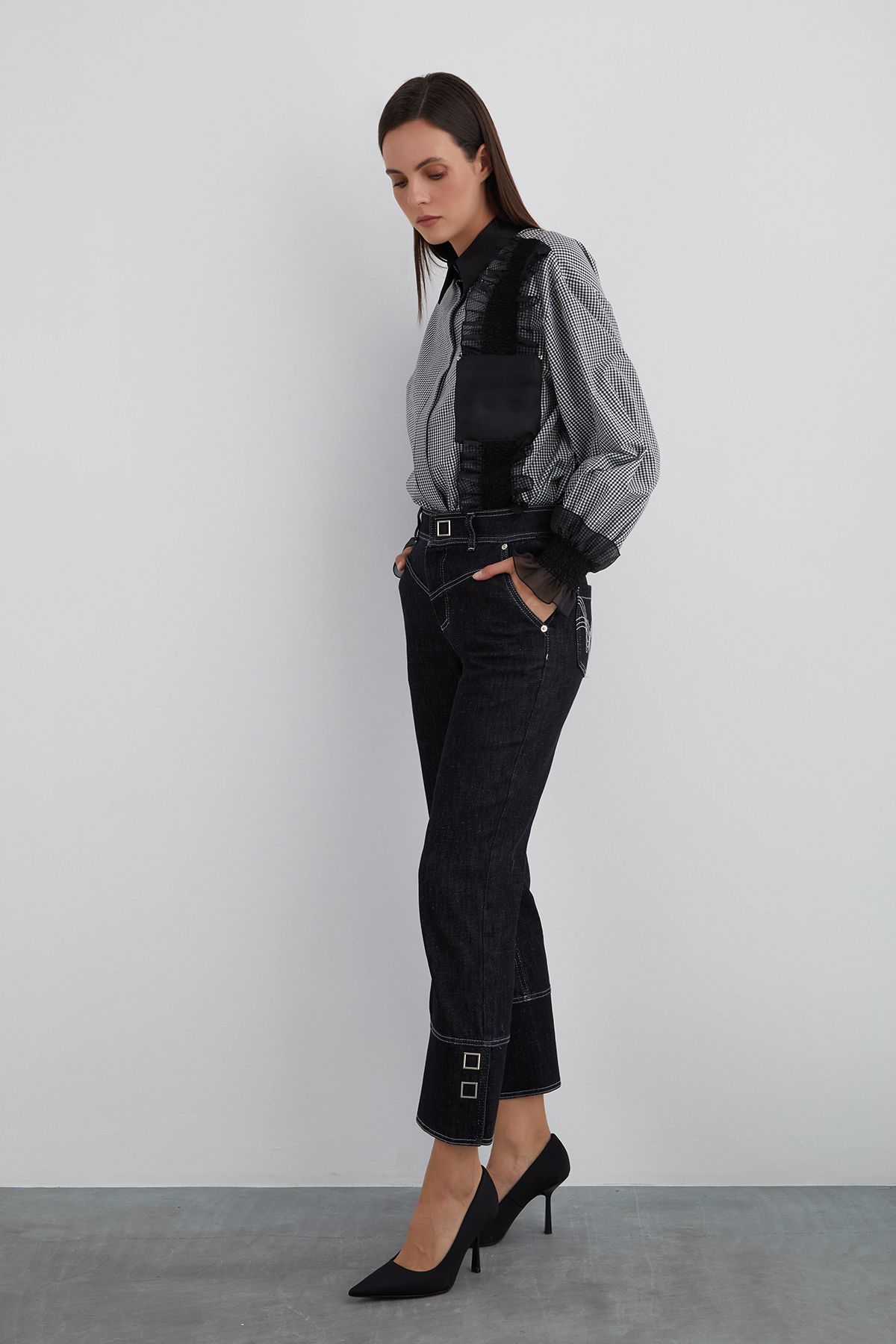 GIZIA شلوار جین گلدوزی شده با ساق های کناری جزئیات چهارگوش
