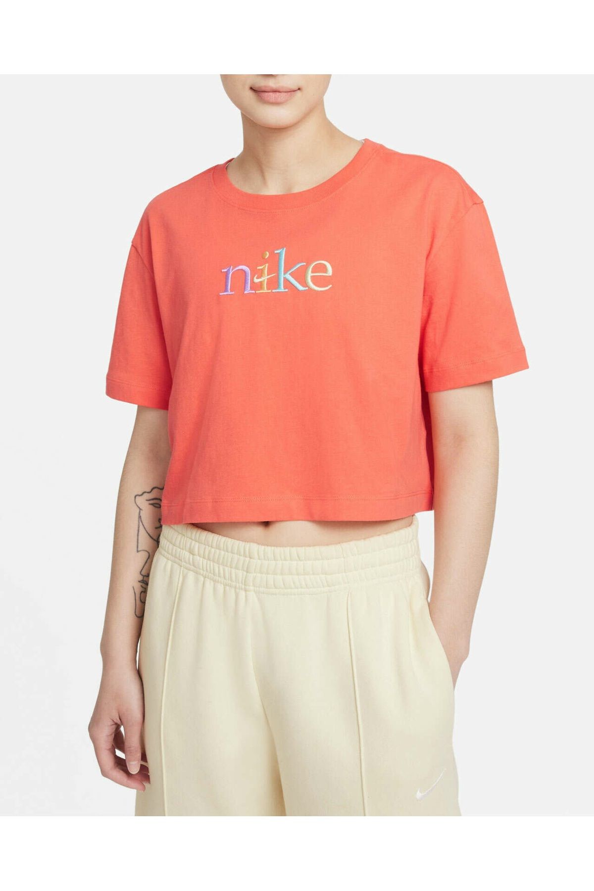 Pink and orange nike shirt deals