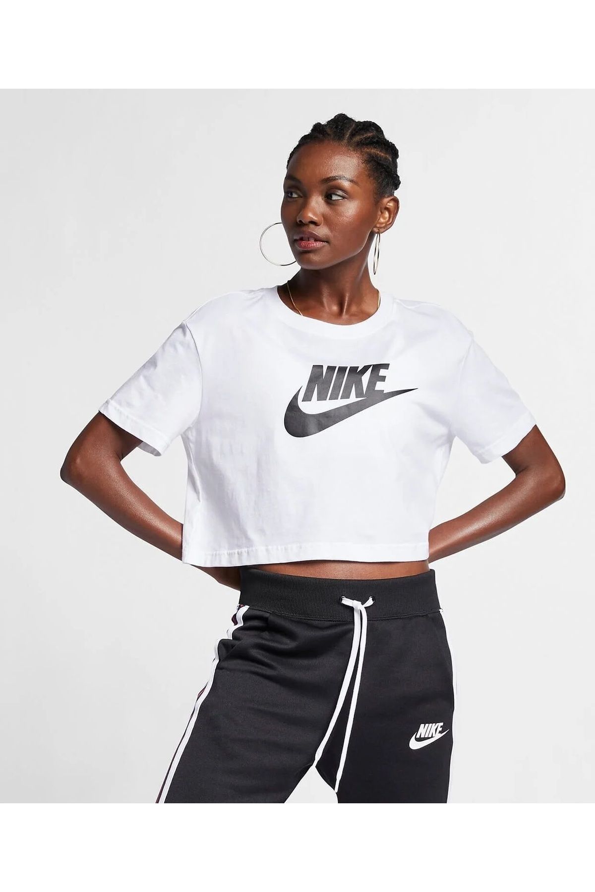 Nike white sports deals t shirt