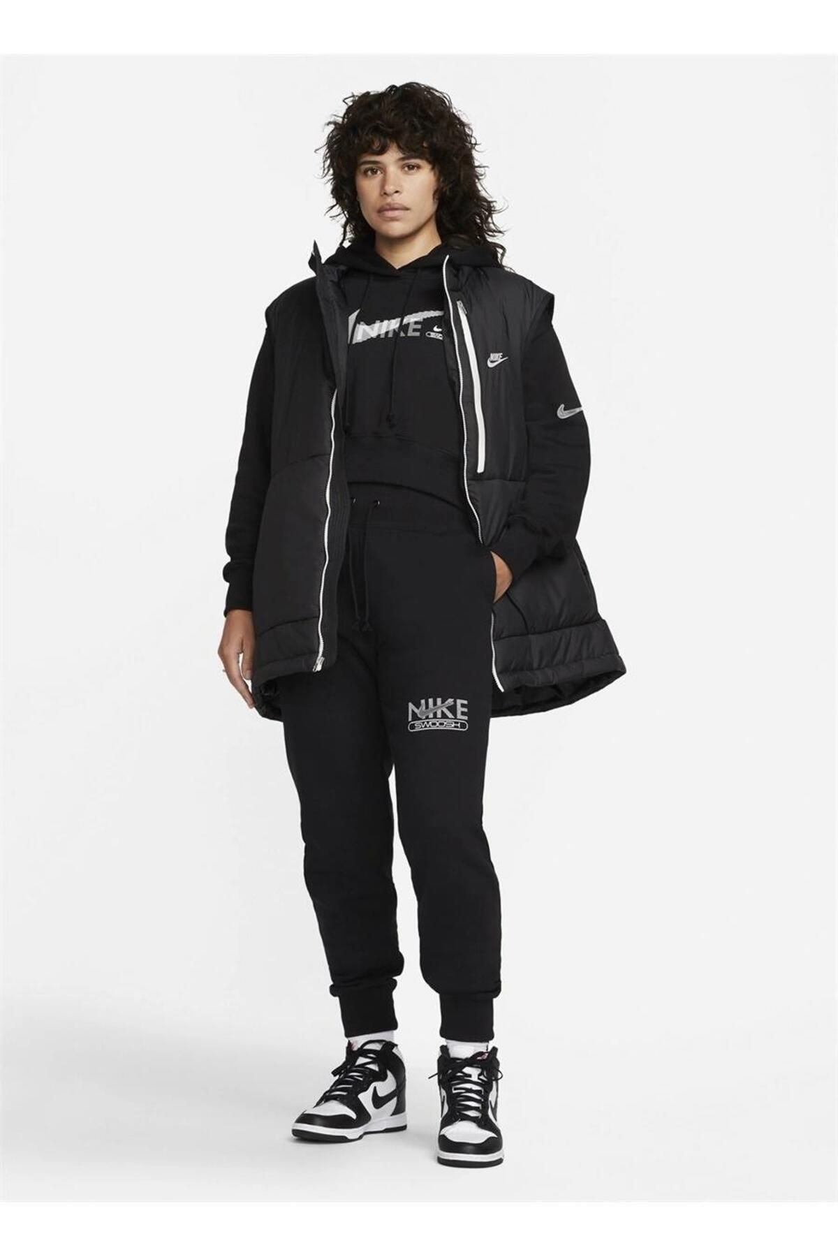 Black nike outlet tick tracksuit