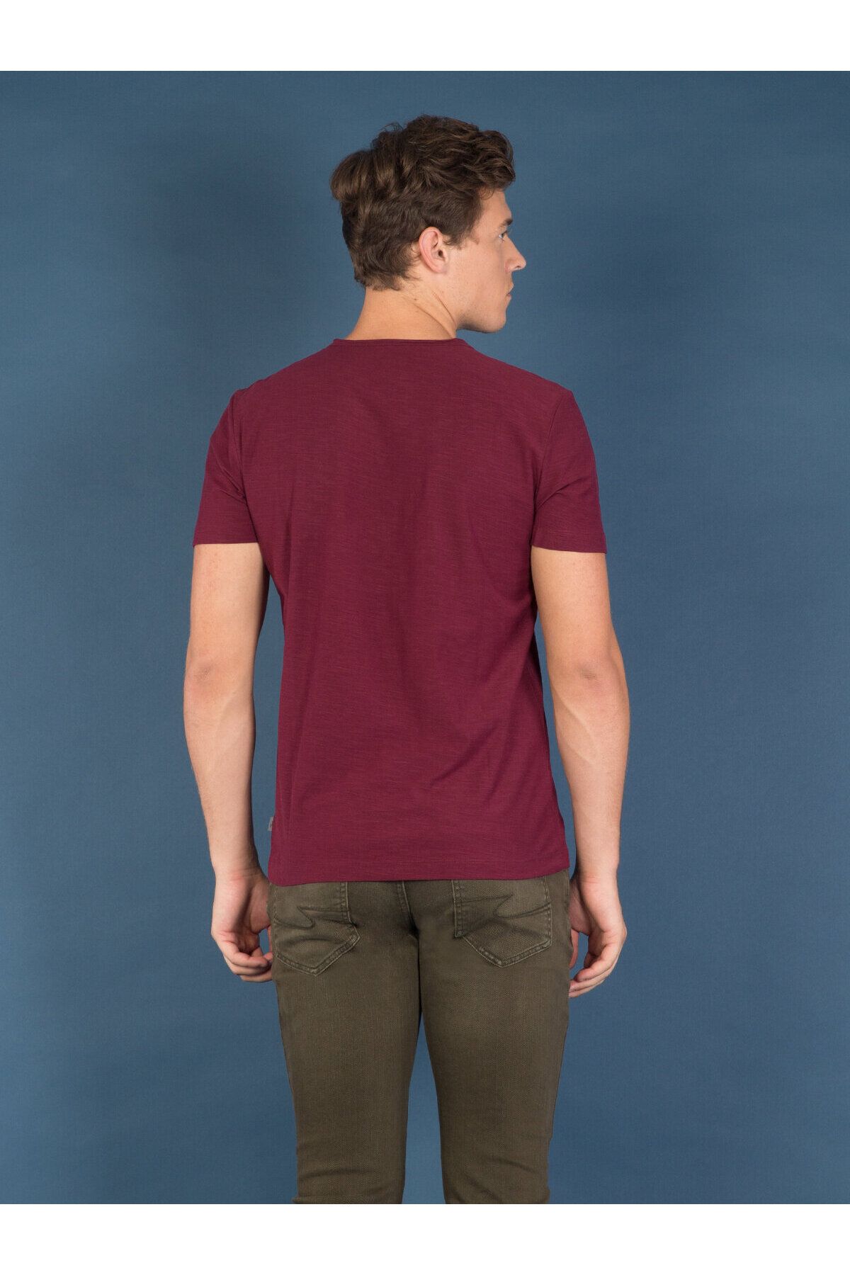 Colin’s Classic Fit V گردنبندی مردان Burgundy Arm T Shirt