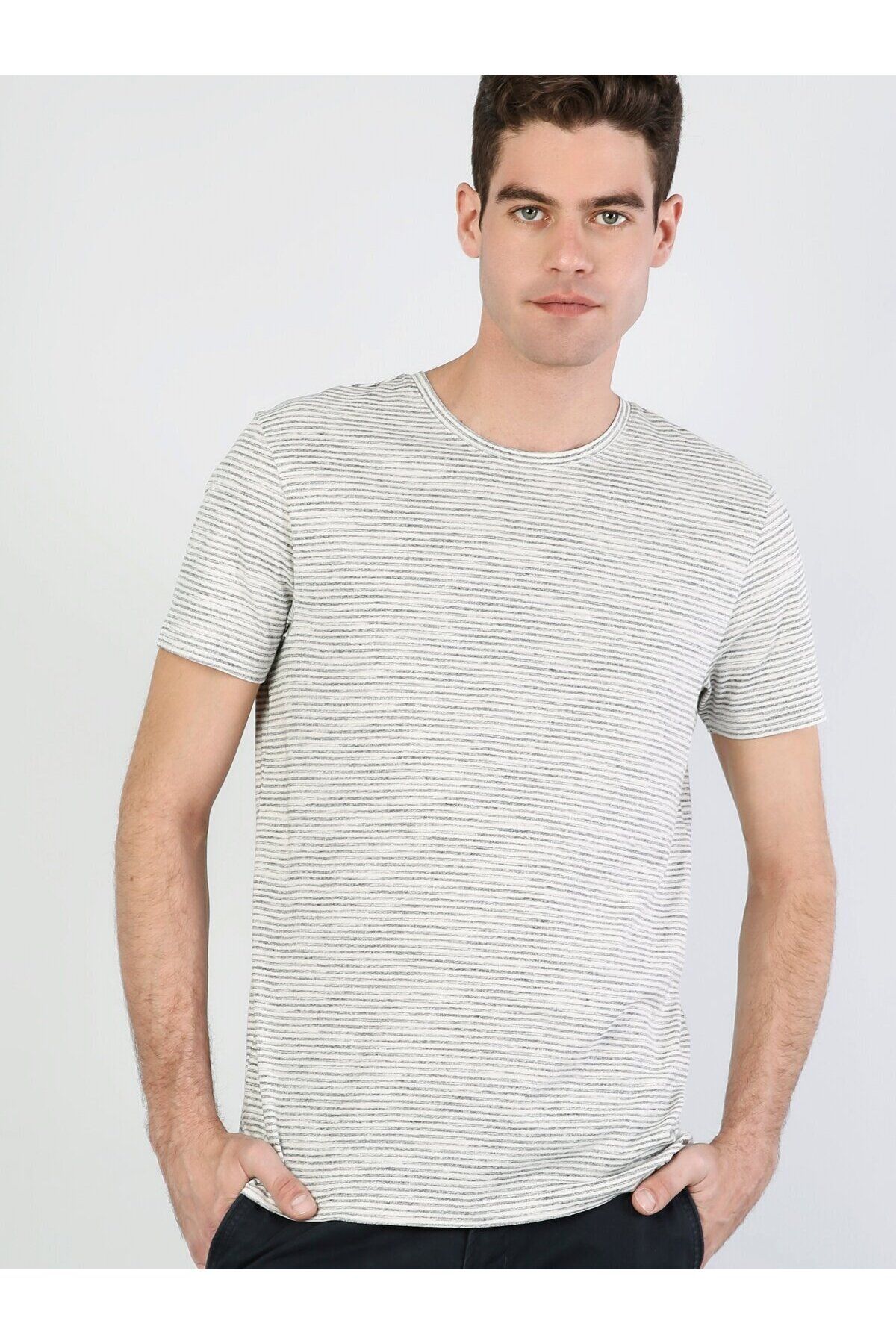 Colin’s تی شرت آستین کوتاه مردانه یقه بافتنی با تناسب معمولی