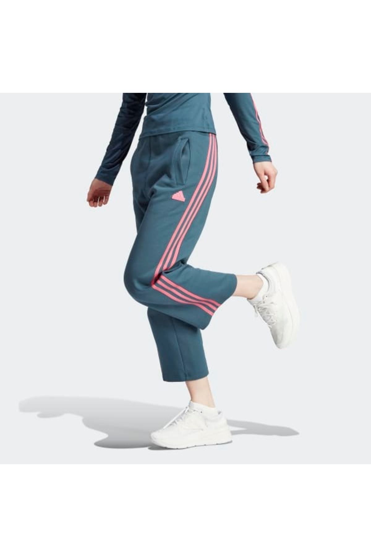 ADIDAS ORIGINALS ADICOLOR CLASSICS WIDE LEG PANT, | Black Women‘s Casual  Pants | YOOX