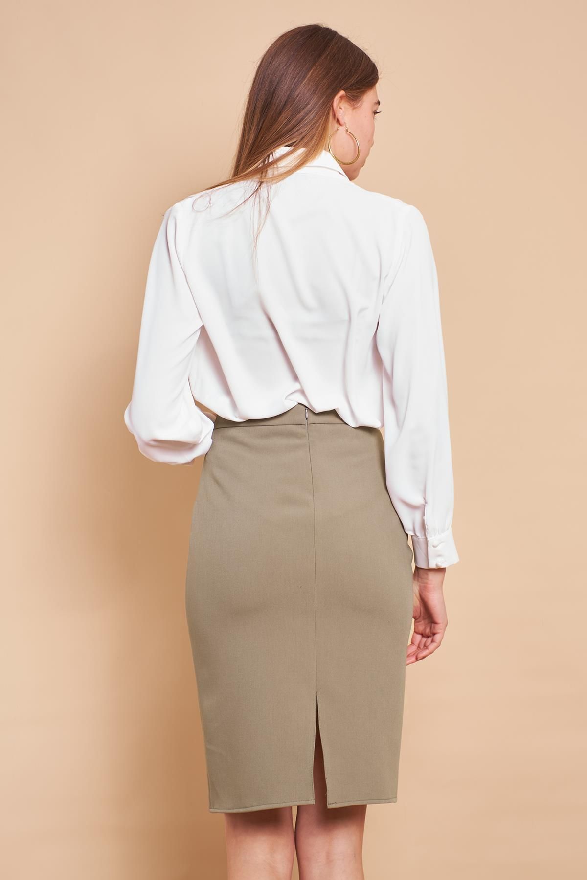Khaki skirt store below knee